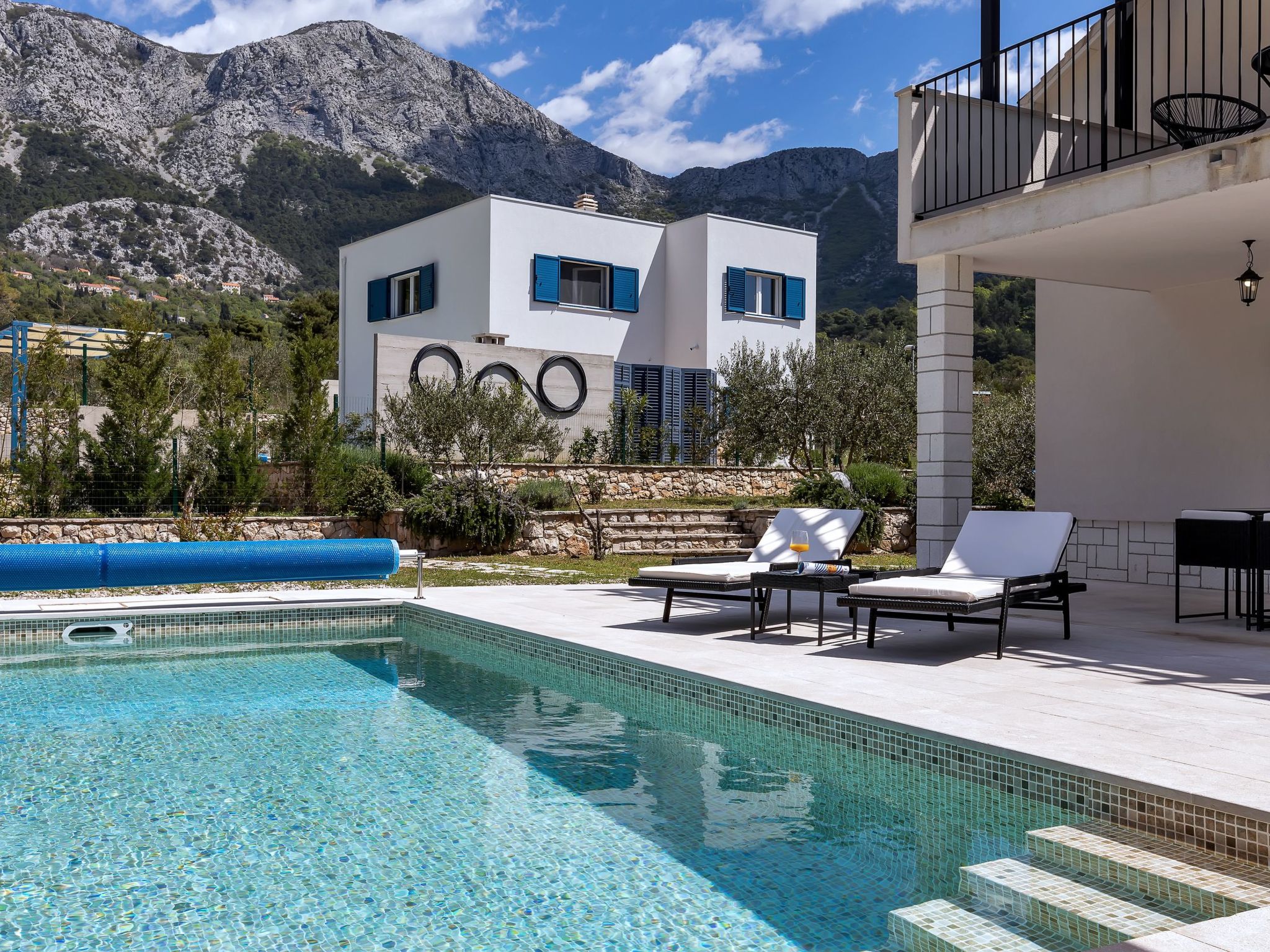 Alleinstehendes Ferienhaus mit Pool und drei Schlafzimmer-Drinnen