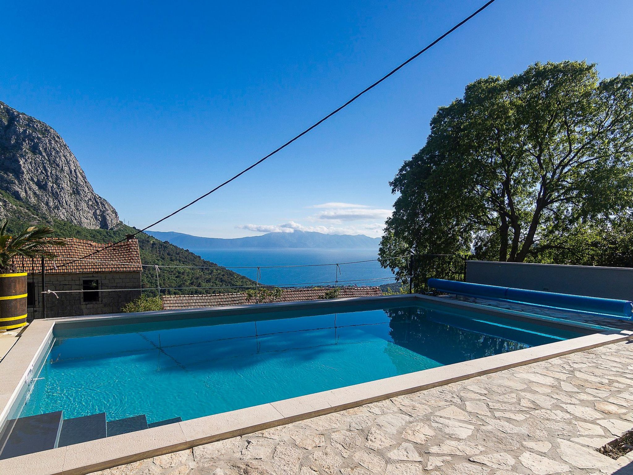 Schönes Steinhaus mit beheiztem Pool, Terrasse mit Meerblicl in ruhige Lage-Drinnen