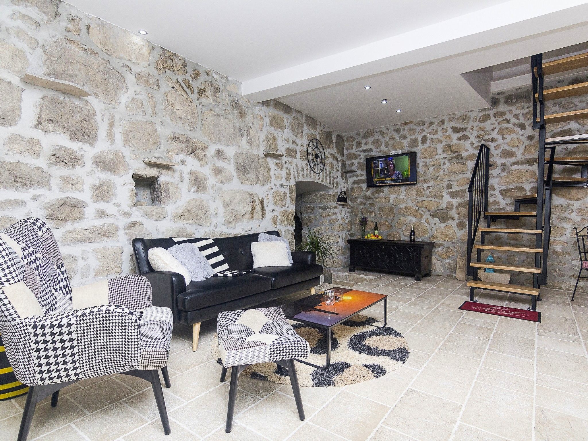 Schönes Steinhaus mit beheiztem Pool, Terrasse mit Meerblicl in ruhige Lage-Drinnen