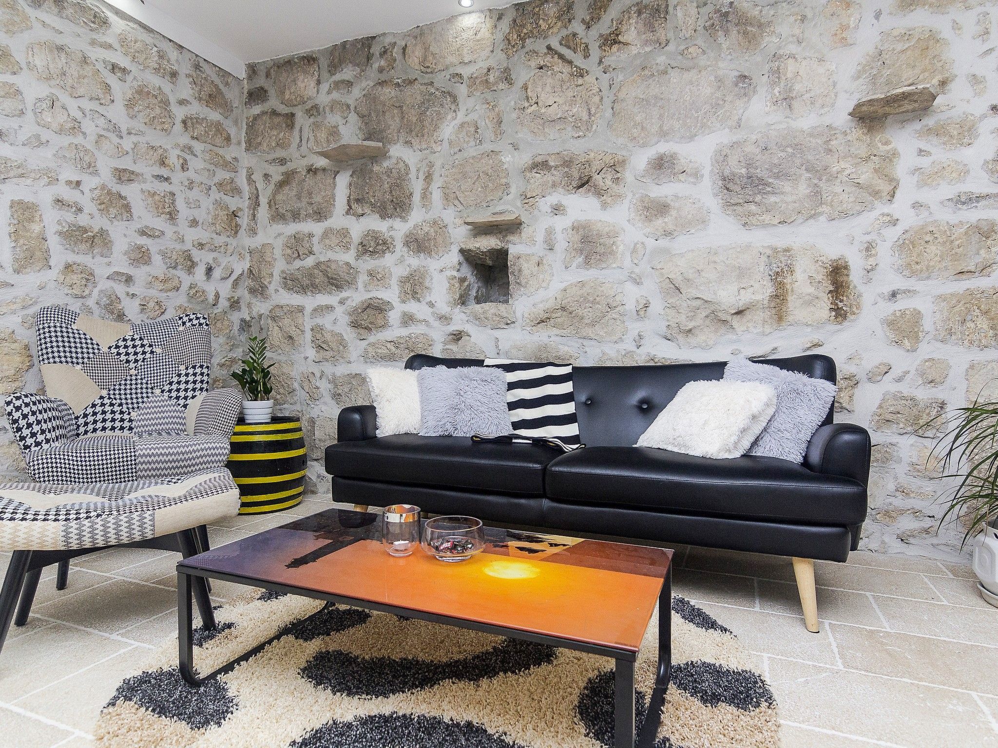 Schönes Steinhaus mit beheiztem Pool, Terrasse mit Meerblicl in ruhige Lage-Drinnen