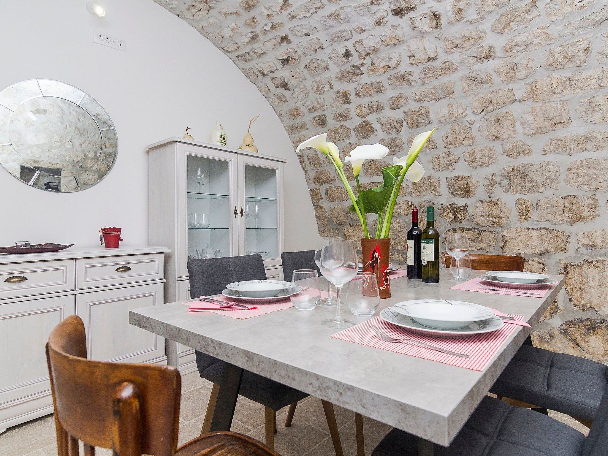 Schönes Steinhaus mit beheiztem Pool, Terrasse mit Meerblicl in ruhige Lage-Drinnen