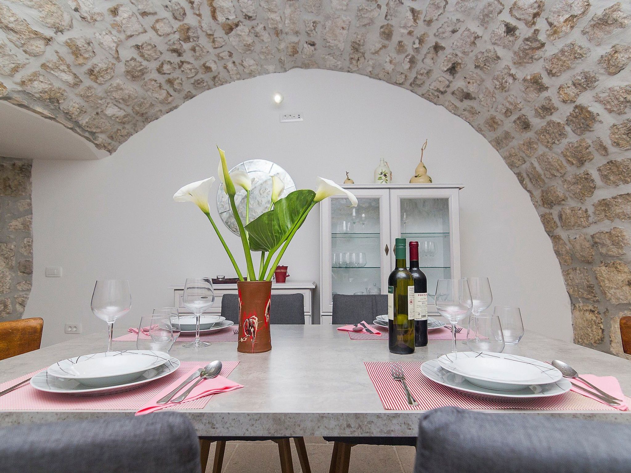 Schönes Steinhaus mit beheiztem Pool, Terrasse mit Meerblicl in ruhige Lage-Drinnen