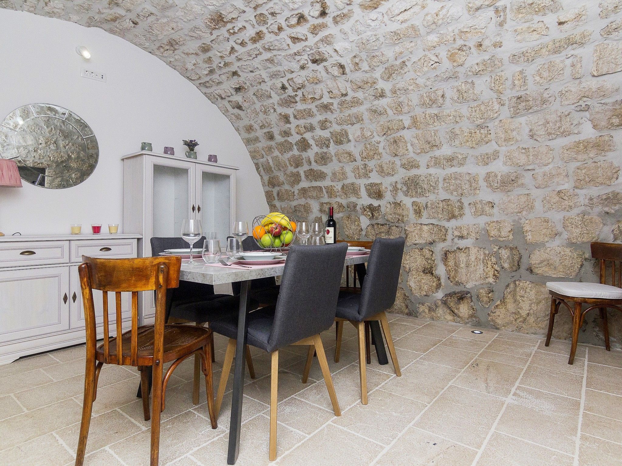 Schönes Steinhaus mit beheiztem Pool, Terrasse mit Meerblicl in ruhige Lage-Drinnen