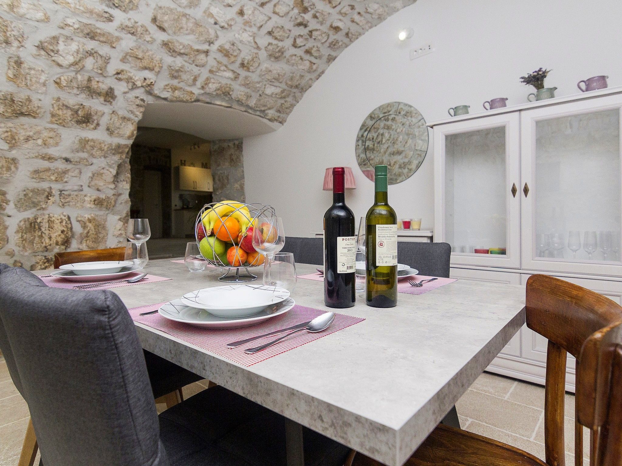 Schönes Steinhaus mit beheiztem Pool, Terrasse mit Meerblicl in ruhige Lage-Drinnen