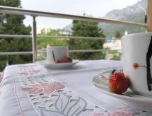 Strandappartement met balkon op 15 meter van zee in Gradac - thumbnail 3