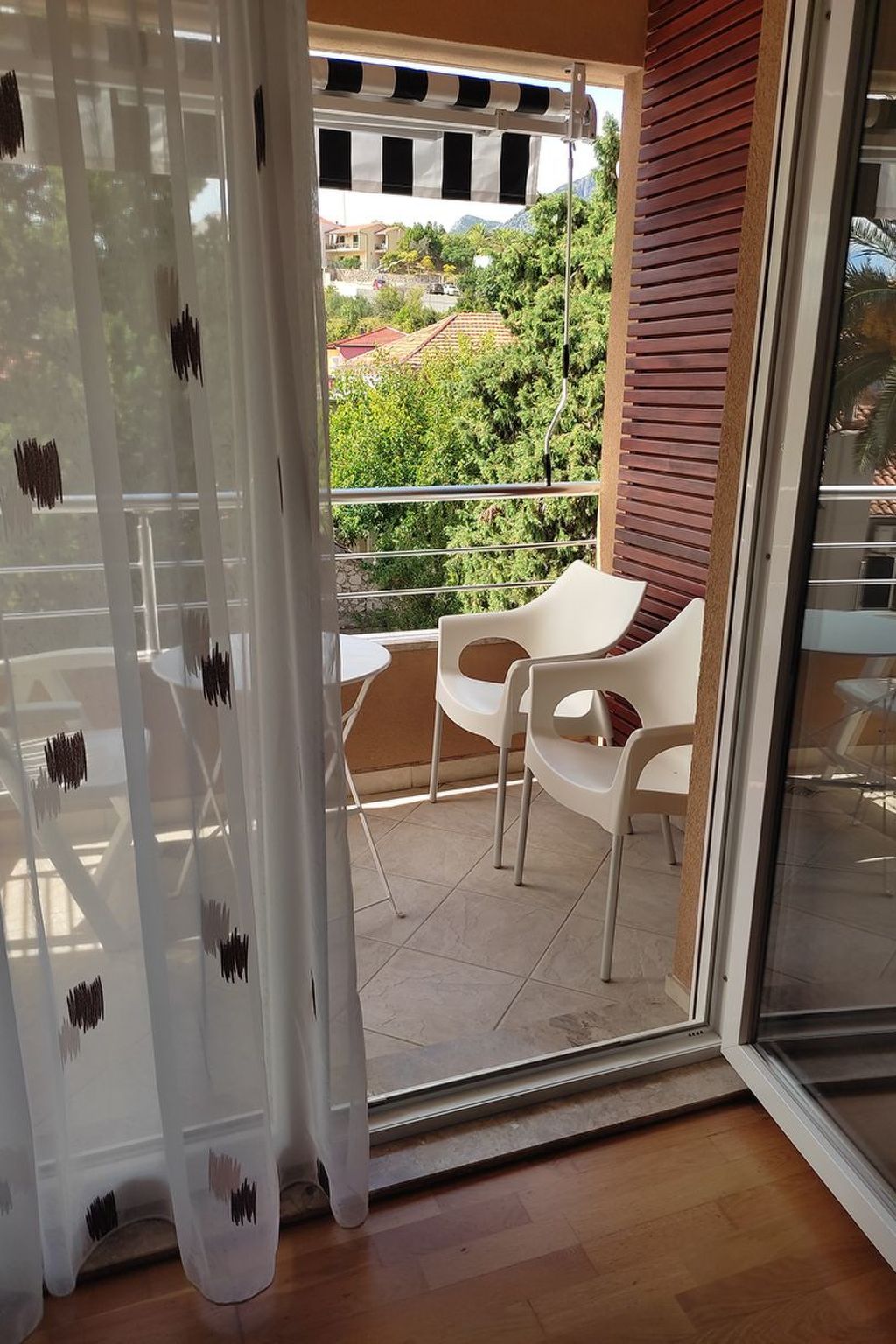 Gesamte Wohnung in Gradac mit Möbliertem Balkon-Image-tags.info