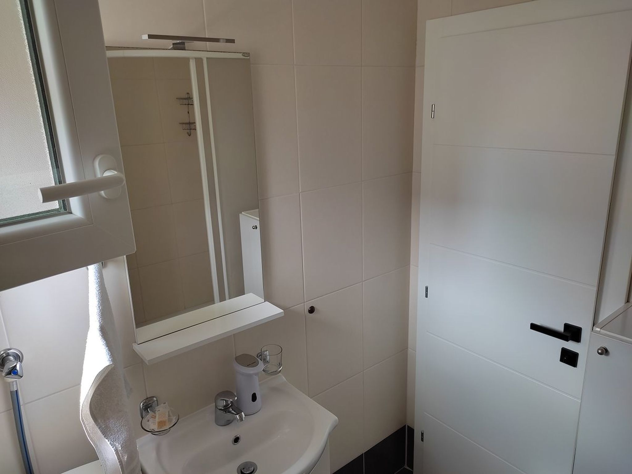 Gesamte Wohnung in Gradac mit Möbliertem Balkon-Image-tags.info