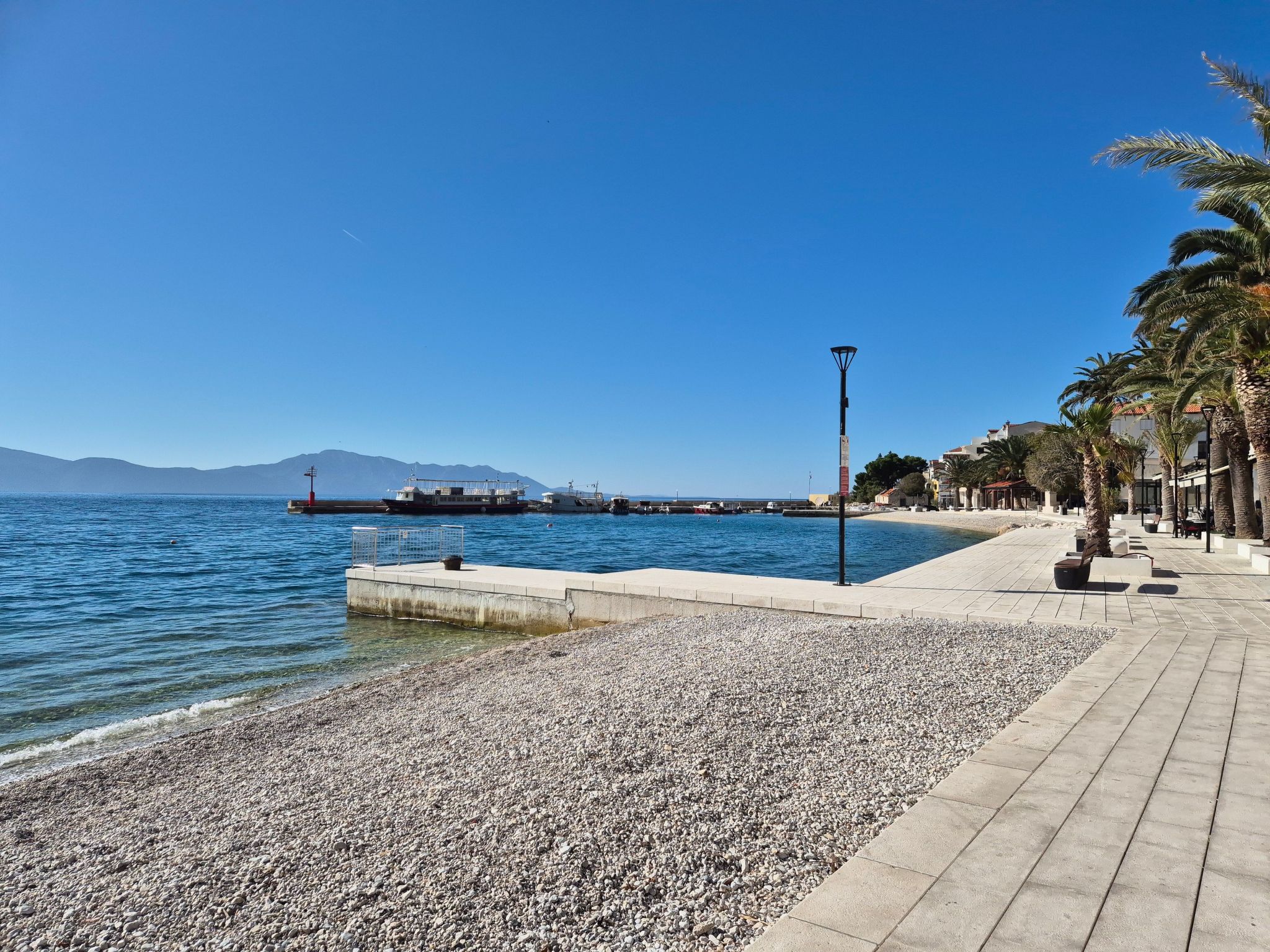 Gesamte Wohnung in Gradac mit Möbliertem Balkon-Image-tags.info