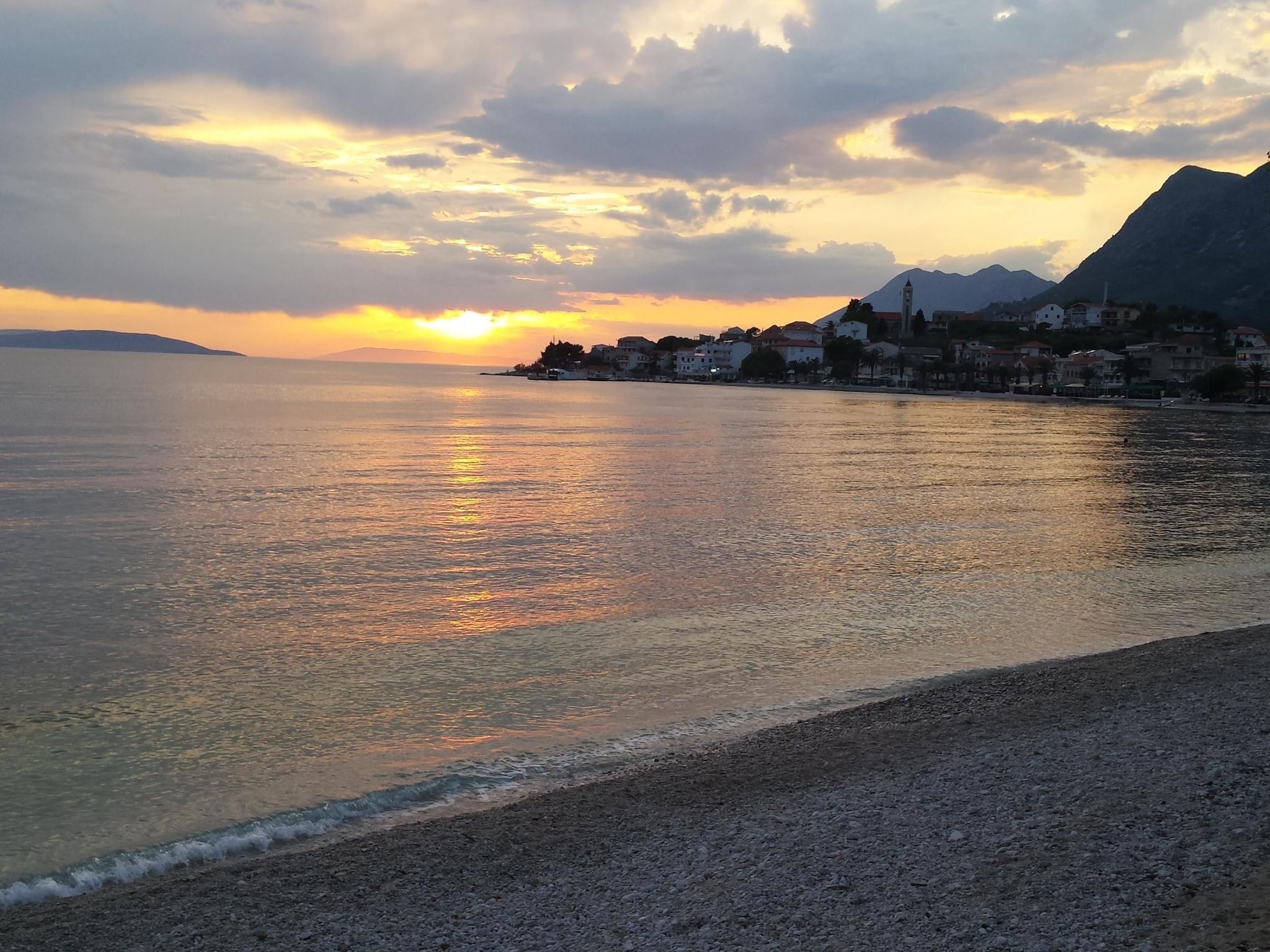 Gesamte Wohnung in Gradac mit Möbliertem Balkon-Image-tags.info