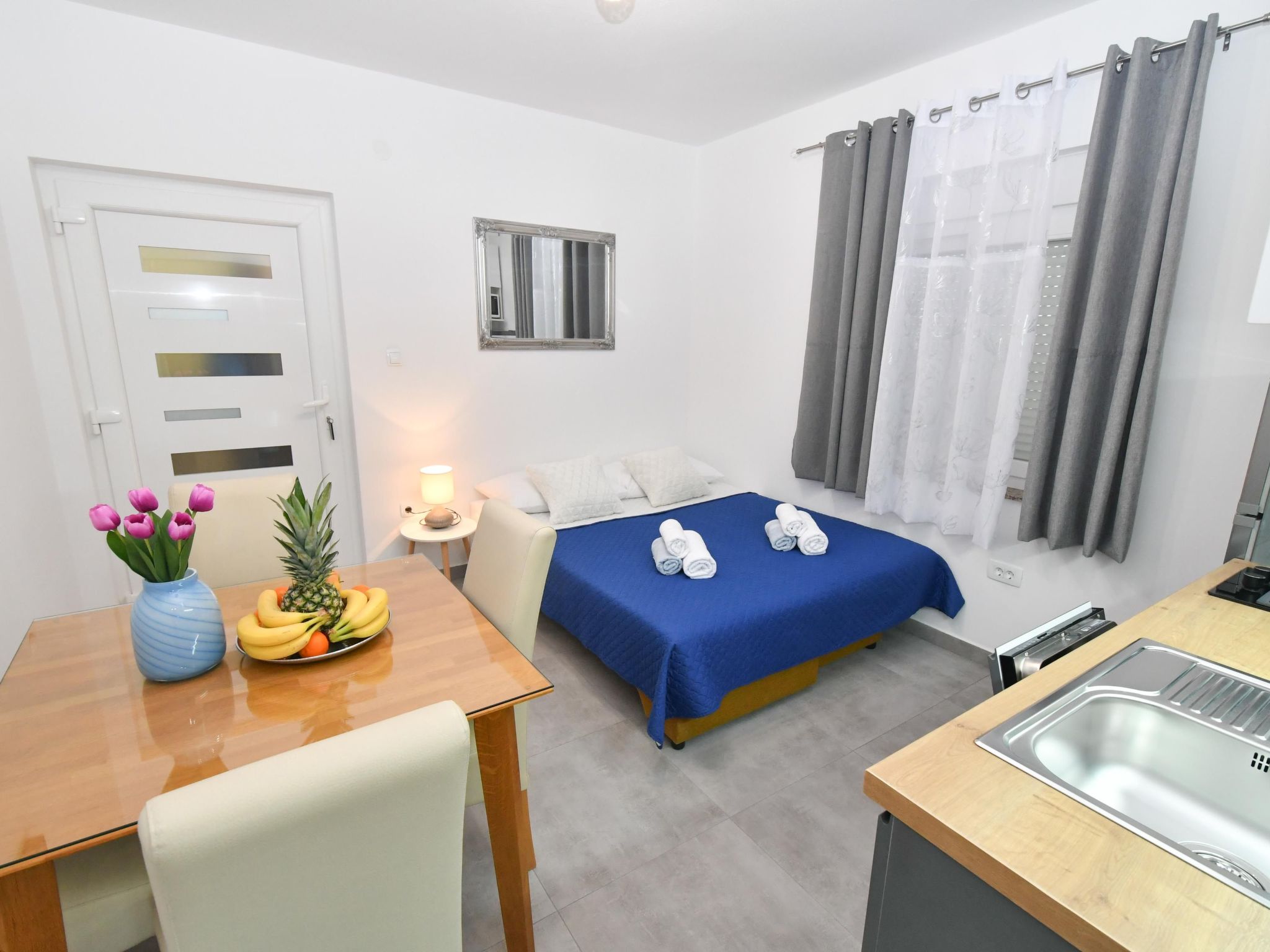 Mit privatem Parkplatz-Dedans