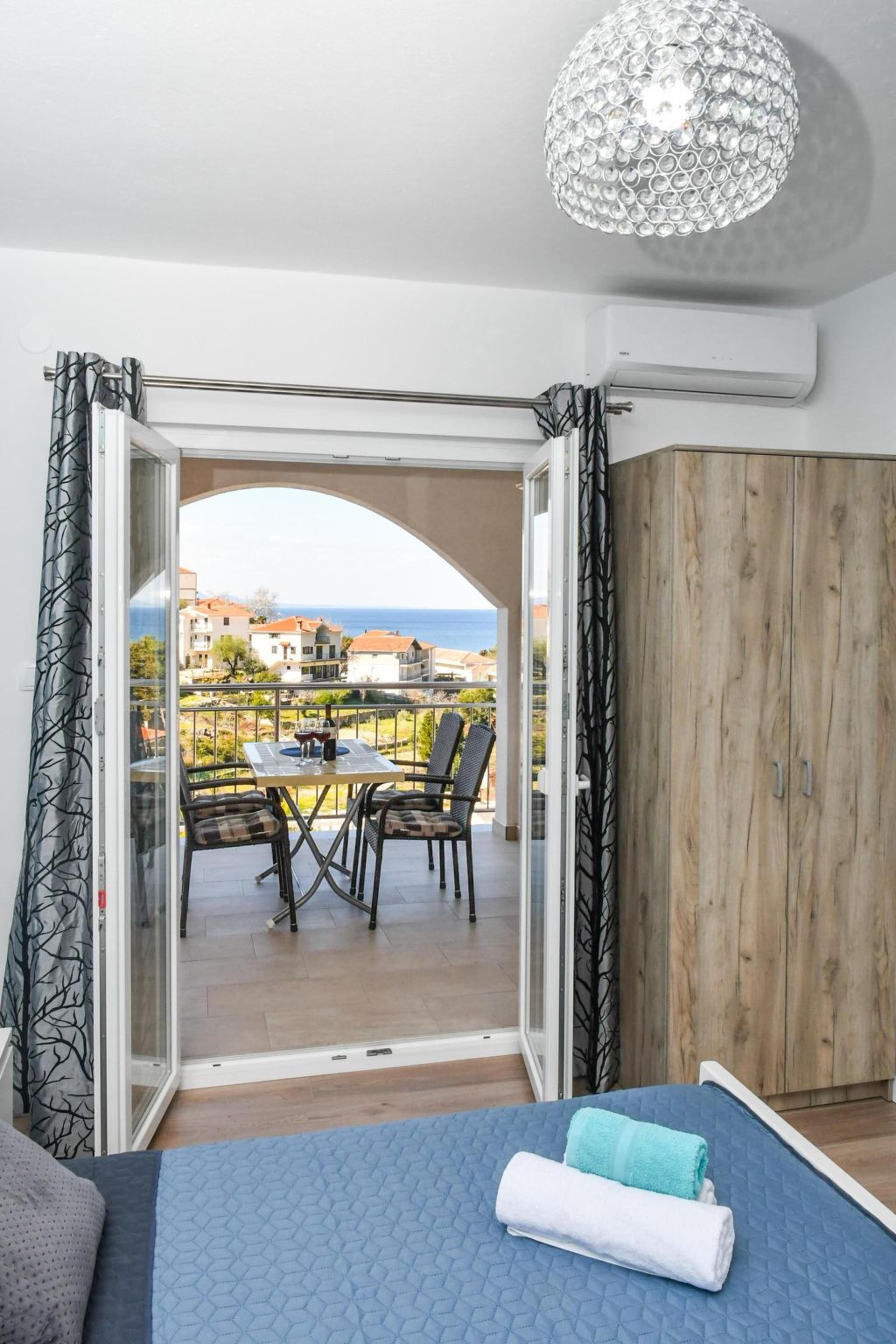 Mit privatem Parkplatz-Dedans