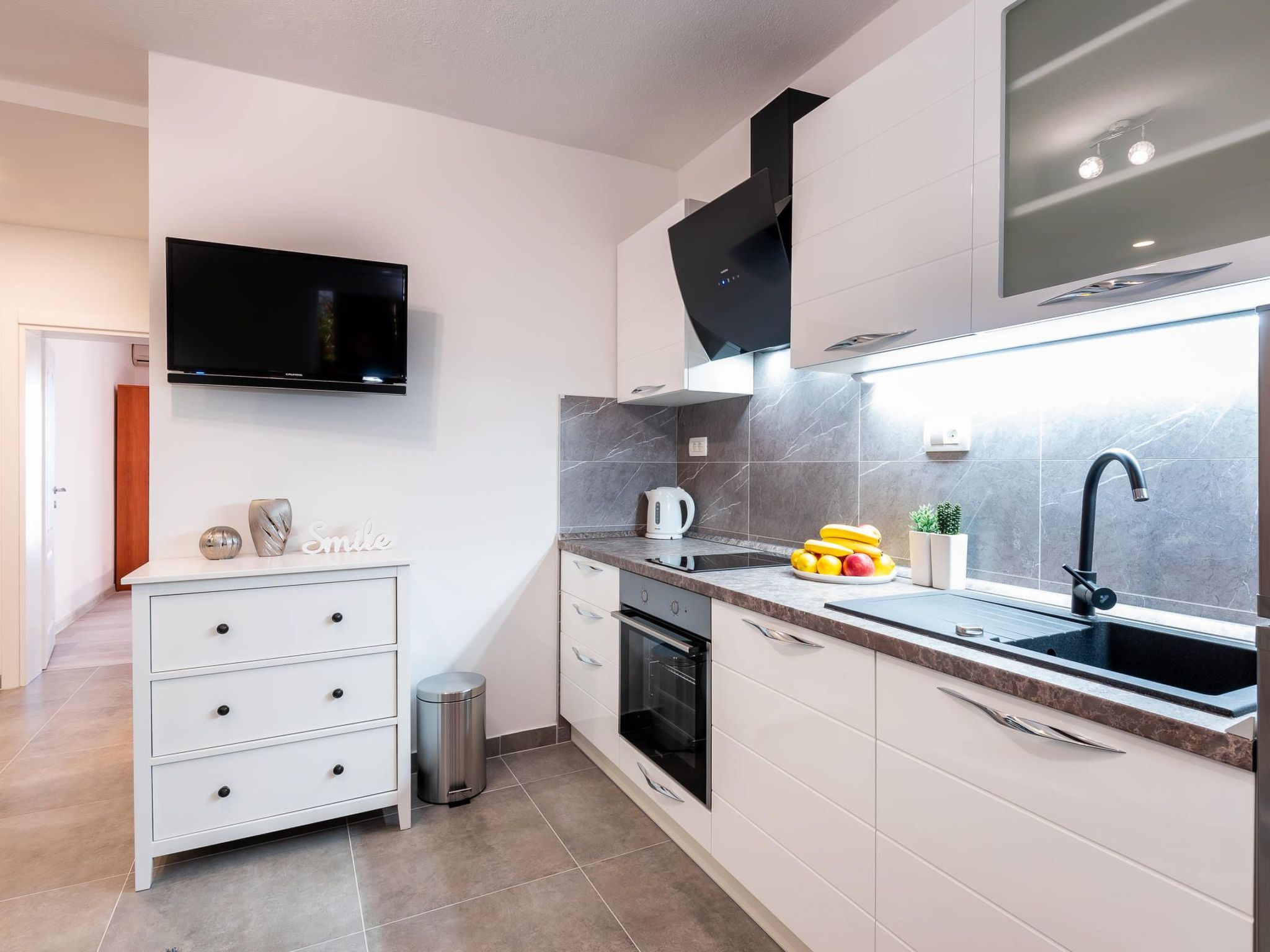 Mit privater Terrasse-Drinnen