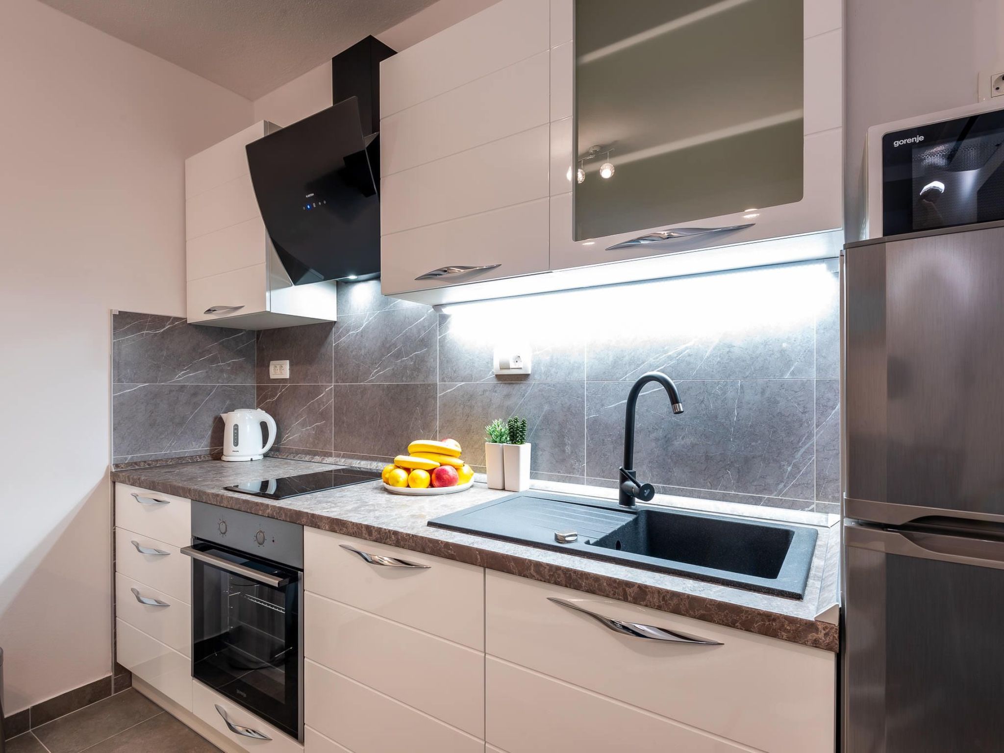 Mit privater Terrasse-Drinnen