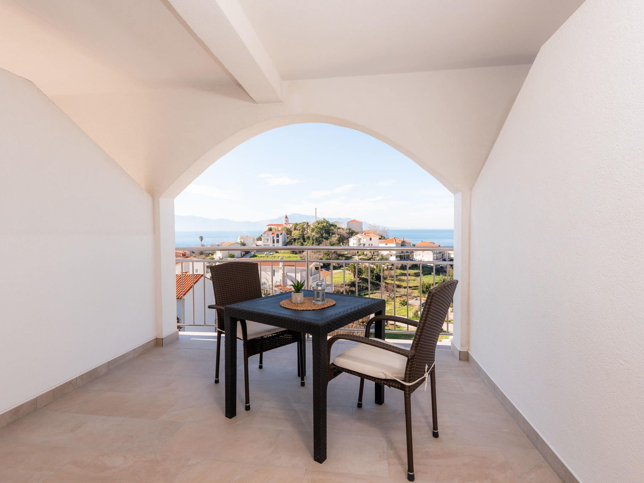 Mit privater Terrasse-Drinnen