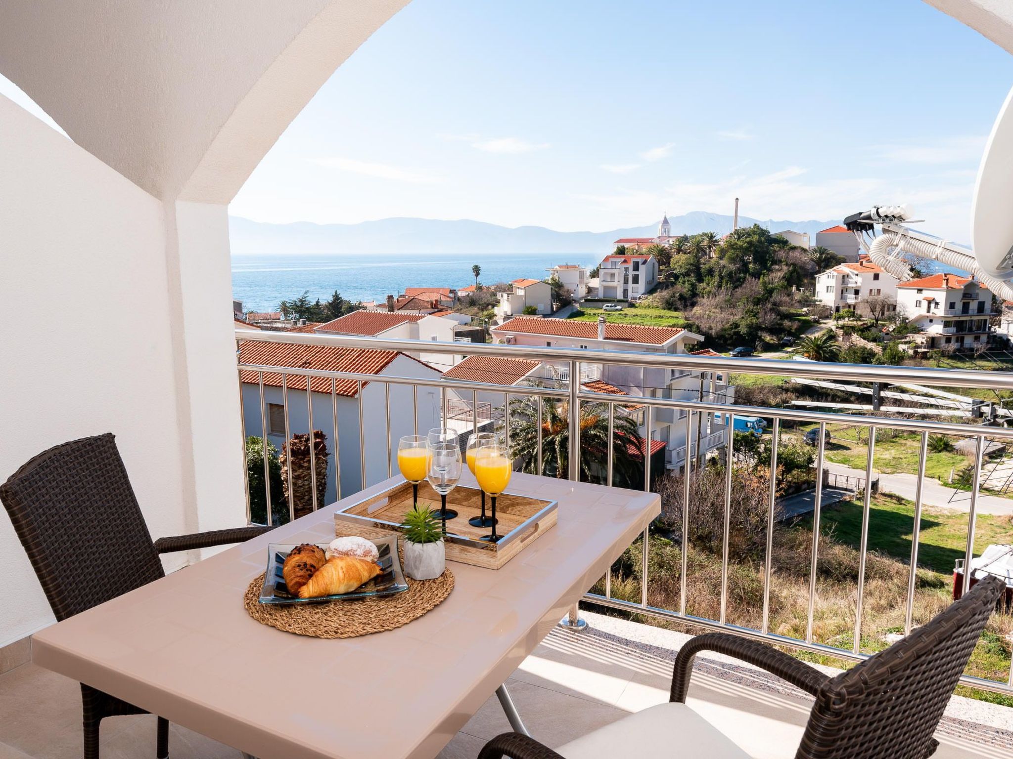 Mit privater Terrasse-Drinnen