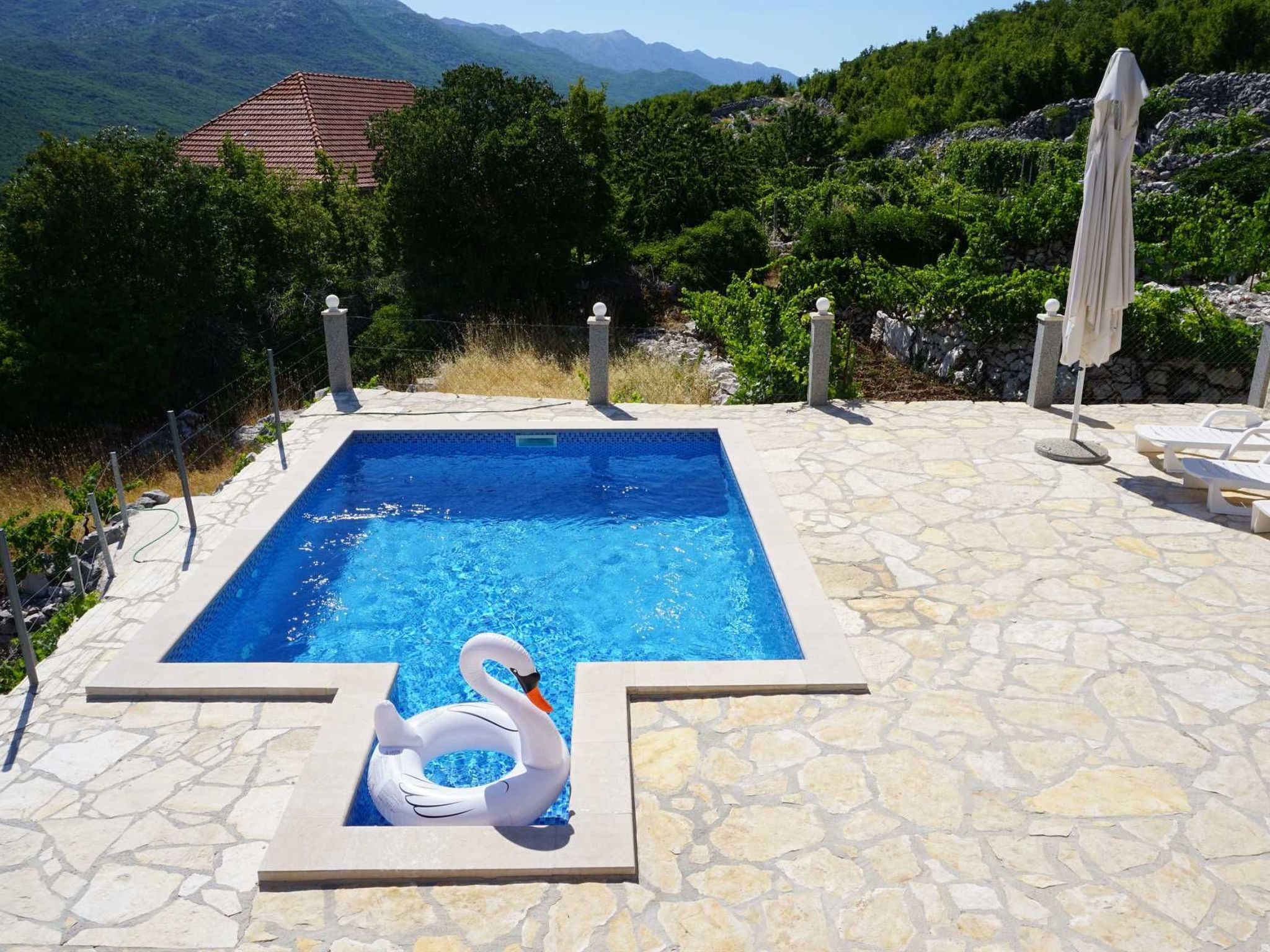 Mit privatem Pool-Dedans