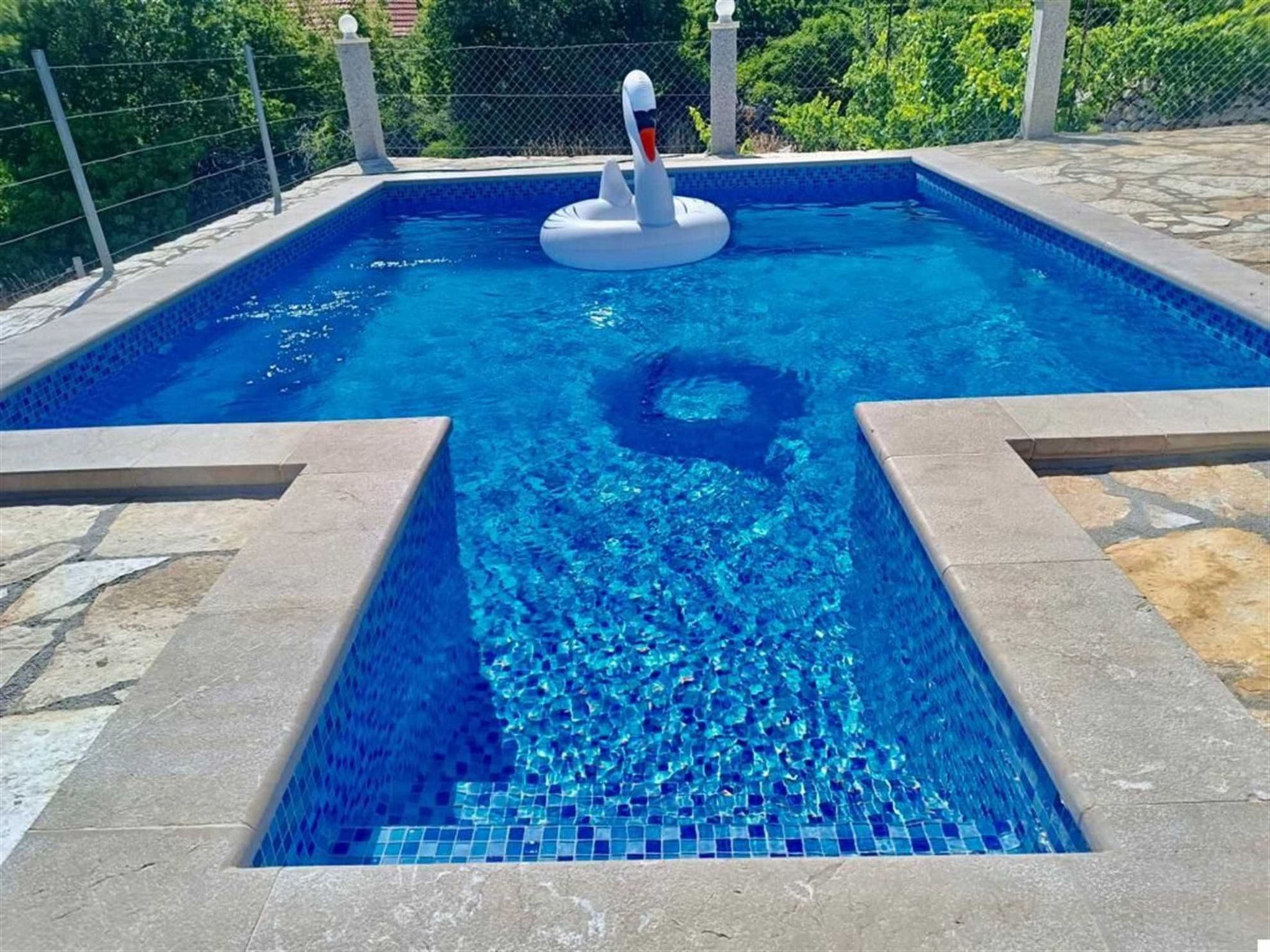 Mit privatem Pool-Dedans