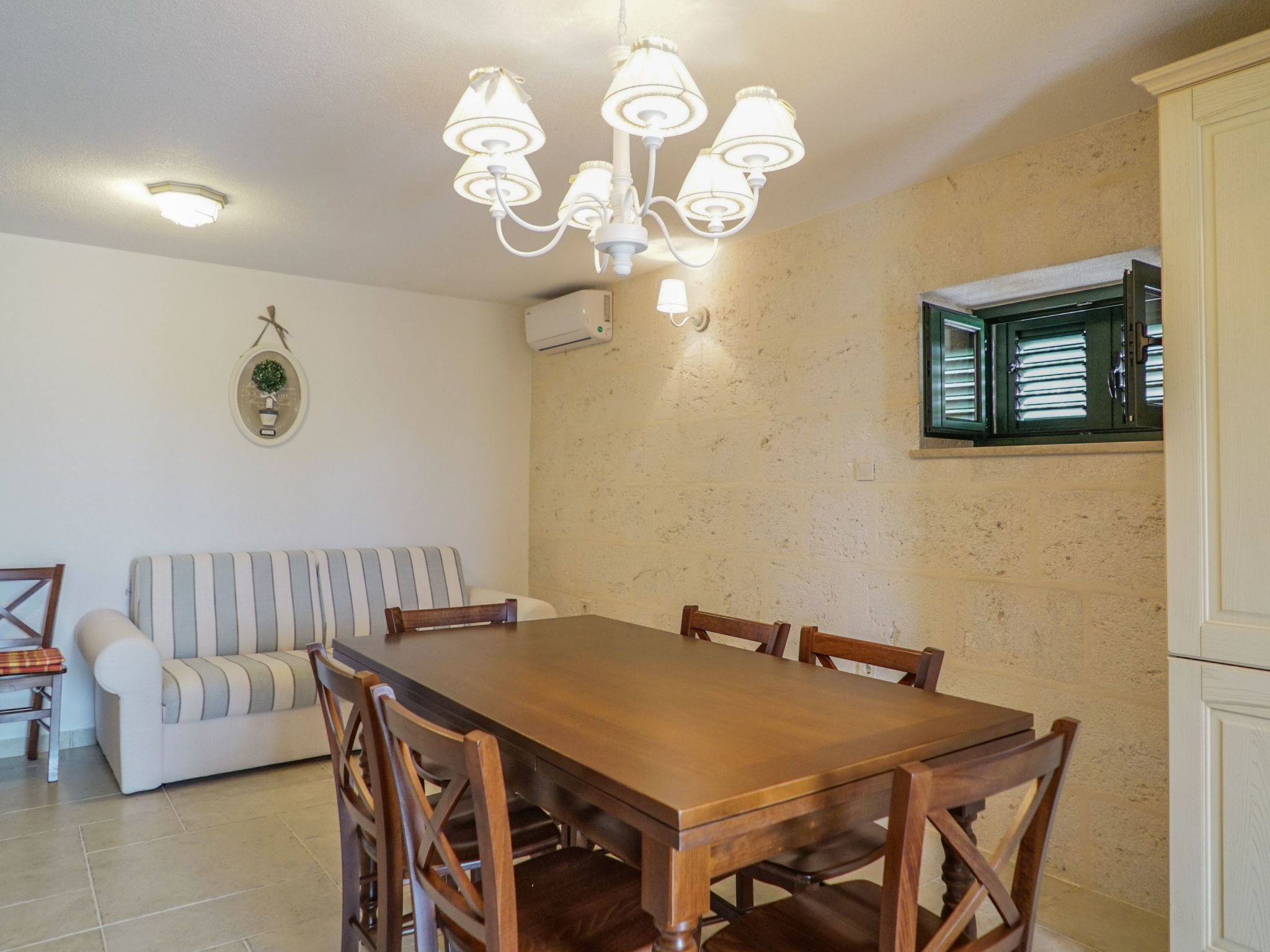 In Zagvozd mit Privatem Pool-Inside