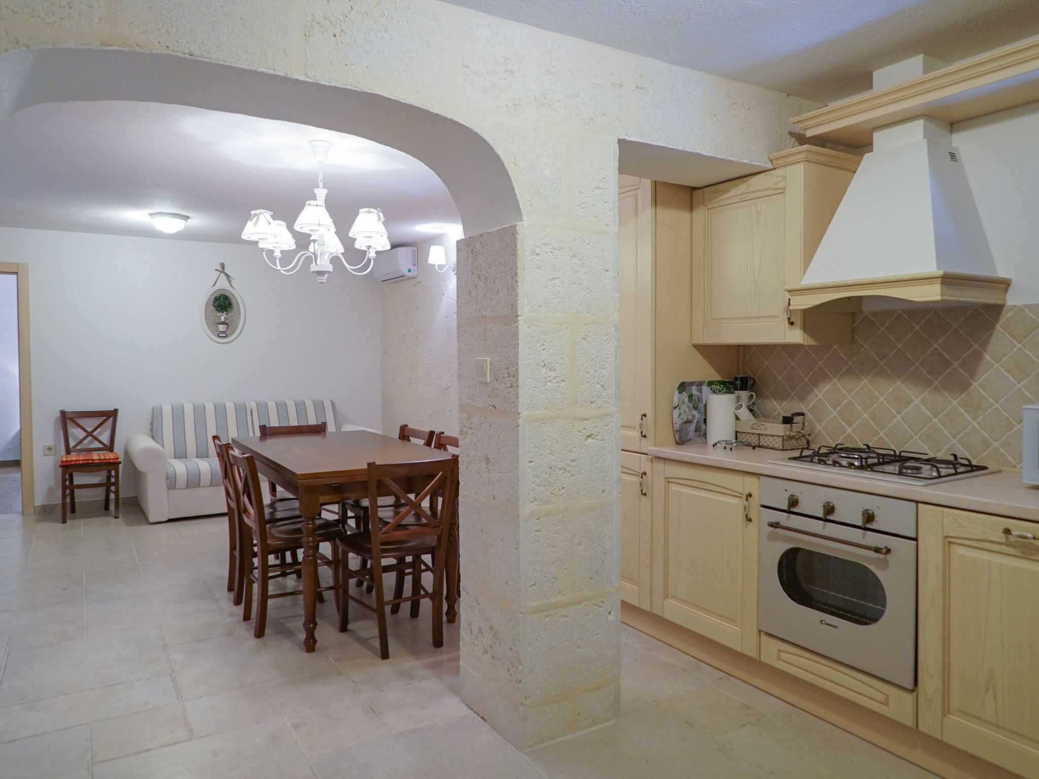 In Zagvozd mit Privatem Pool-Inside