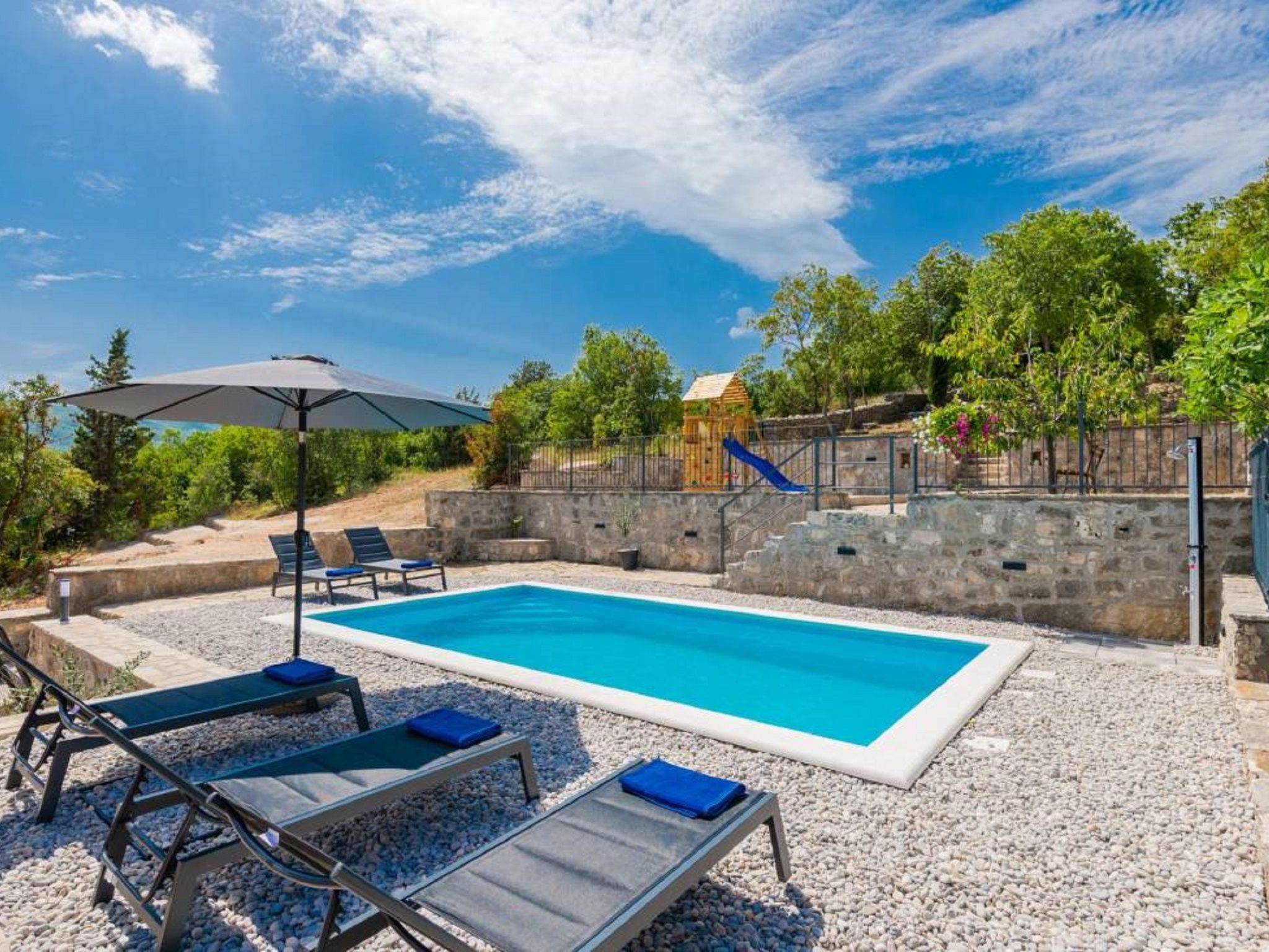 Green Paradise mit Pool-Dedans