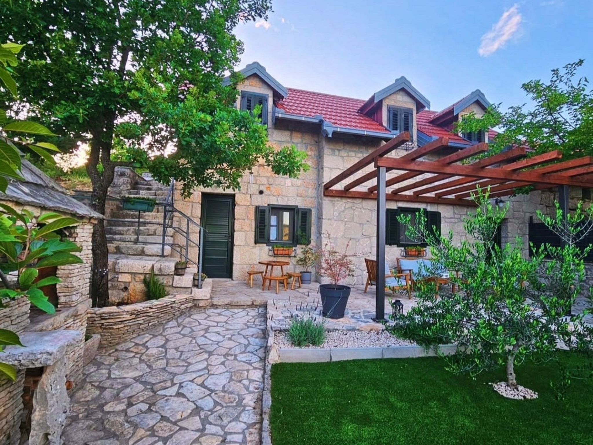 Green Paradise mit Pool-Dedans