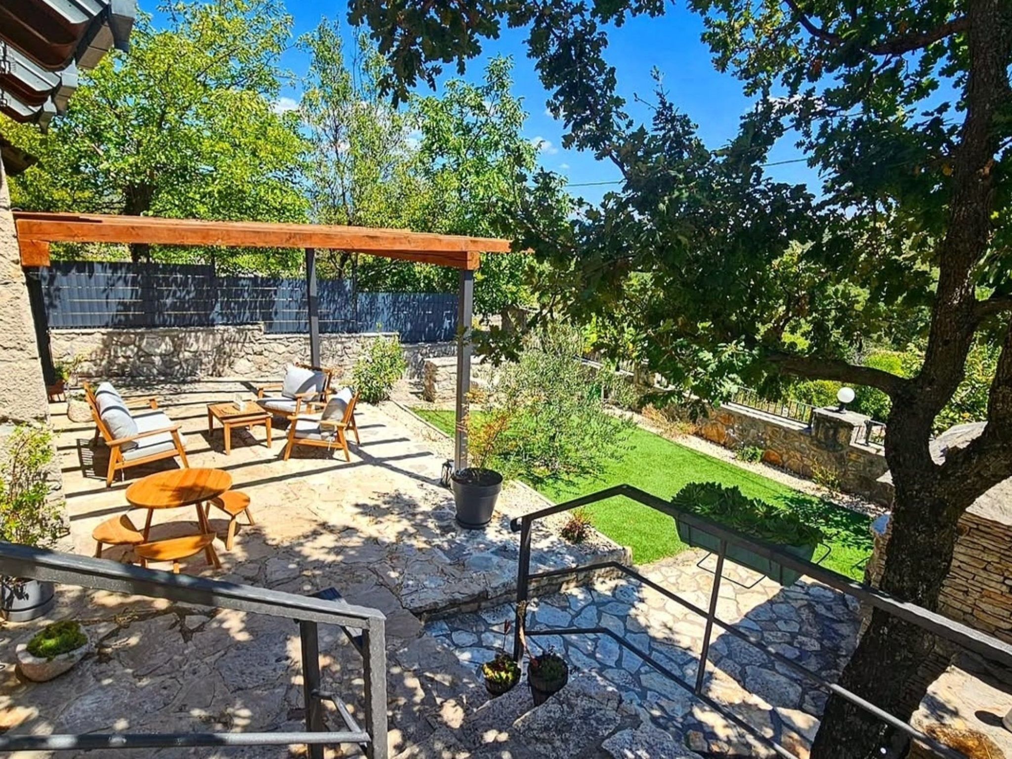 Green Paradise mit Pool-Dedans