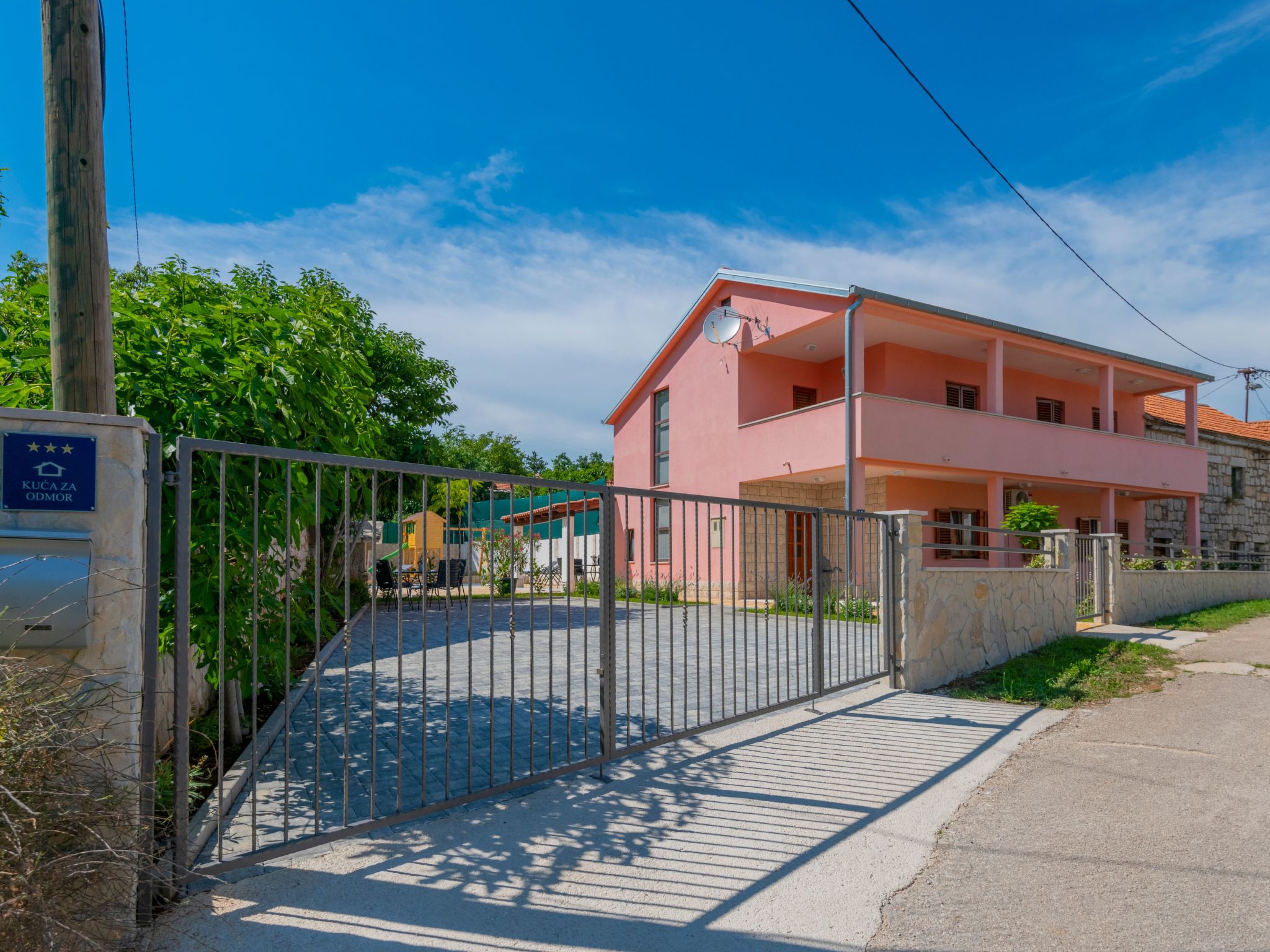Haus in Grubine mit Außenpool-Binnen