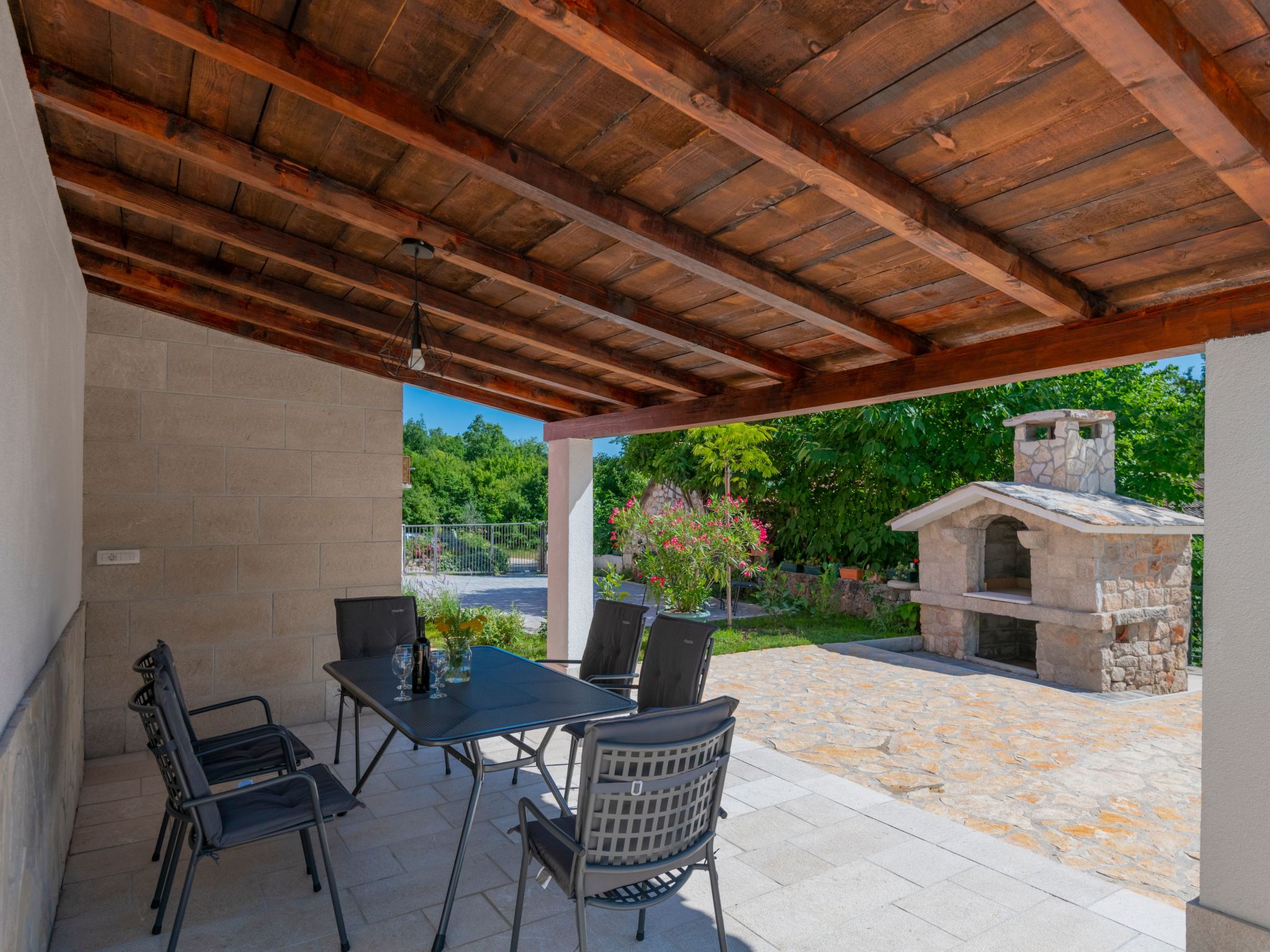 Haus in Grubine mit Außenpool-Binnen