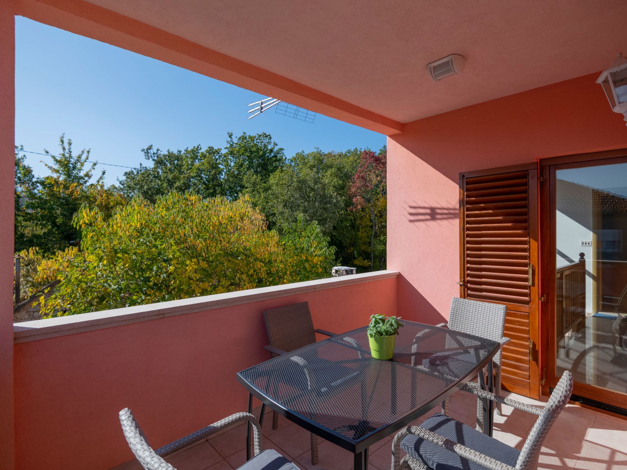 Haus in Grubine mit Außenpool-Binnen