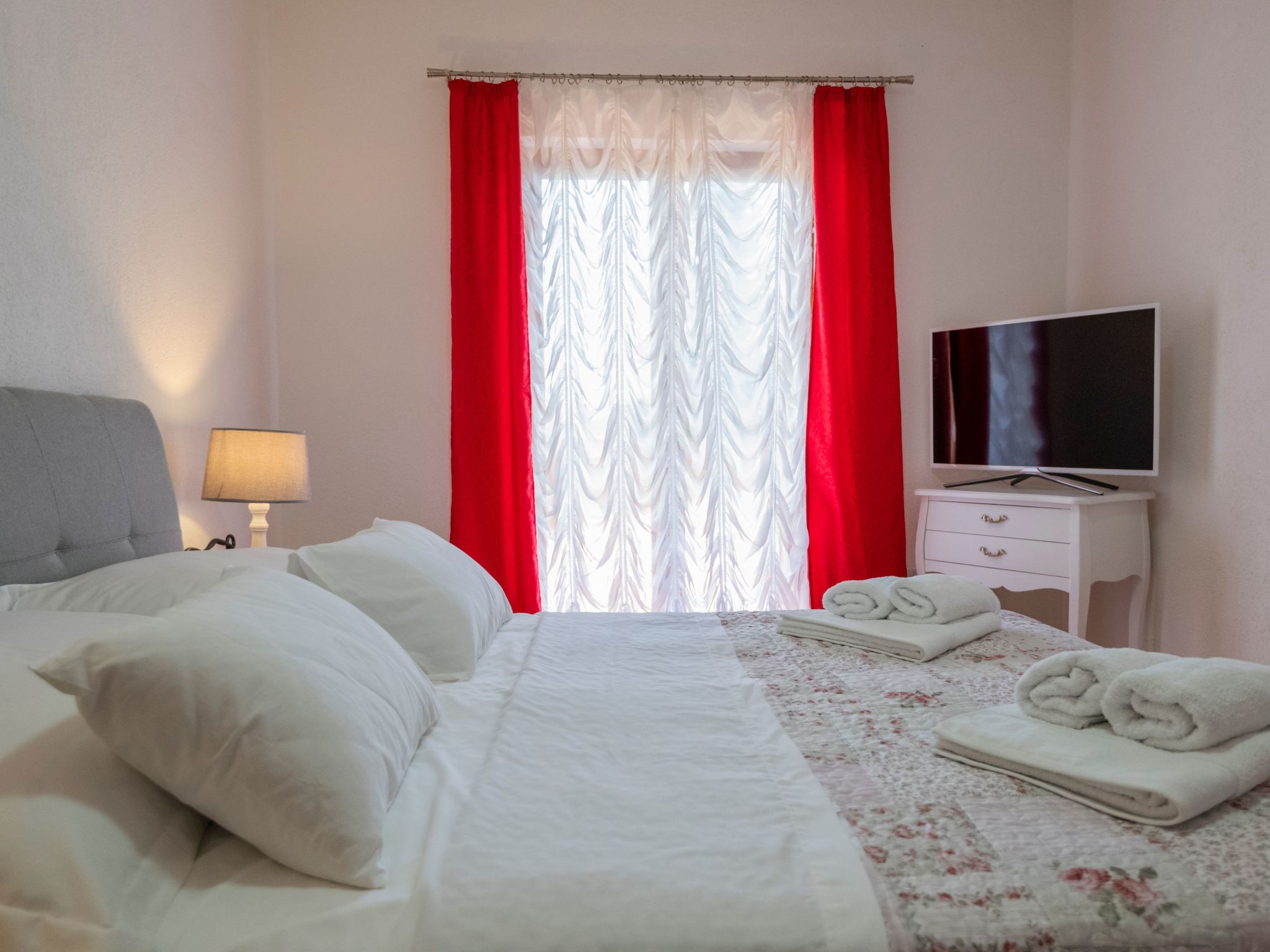 Haus in Grubine mit Außenpool-Binnen