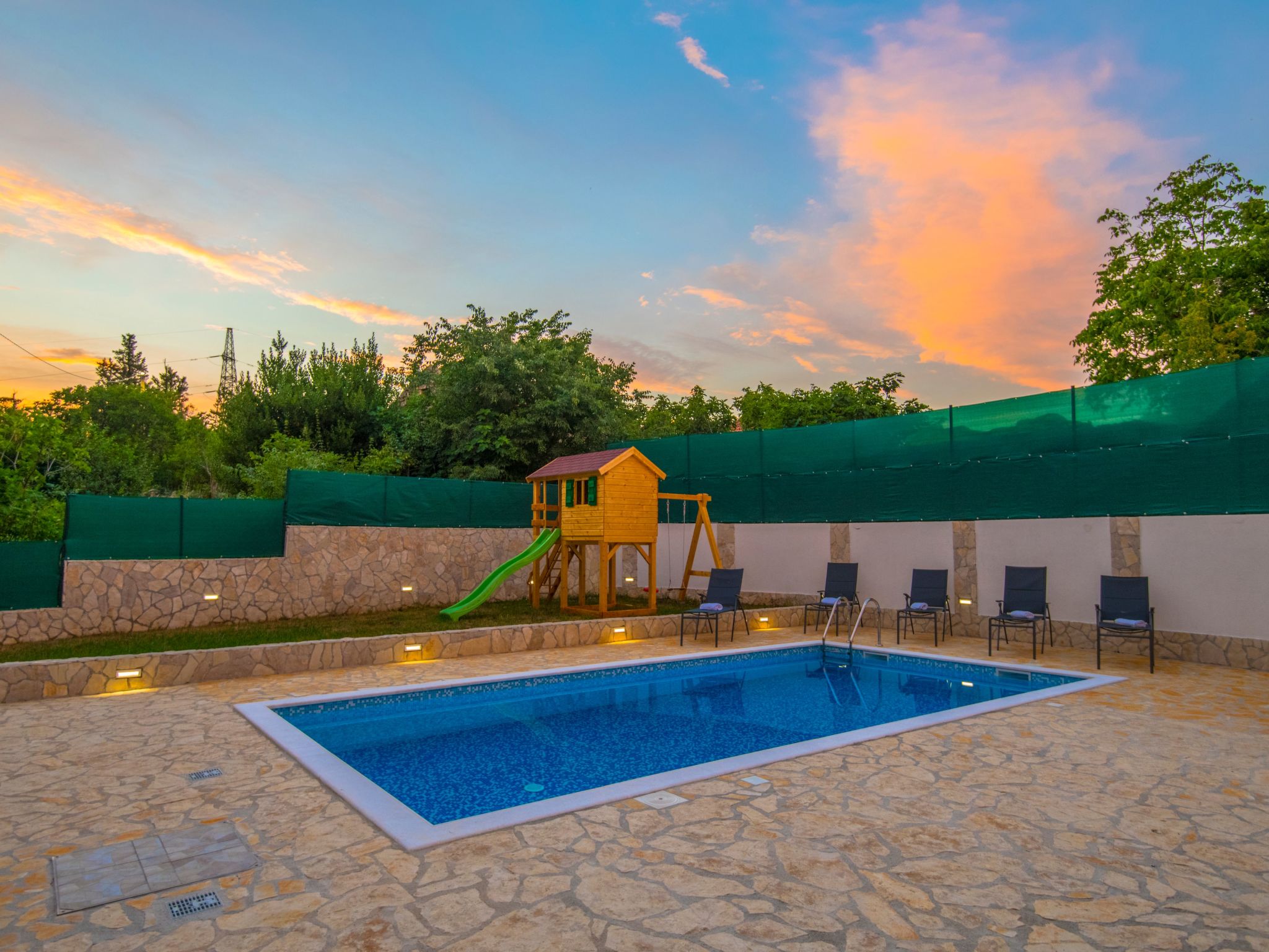 Haus in Grubine mit Außenpool-Binnen