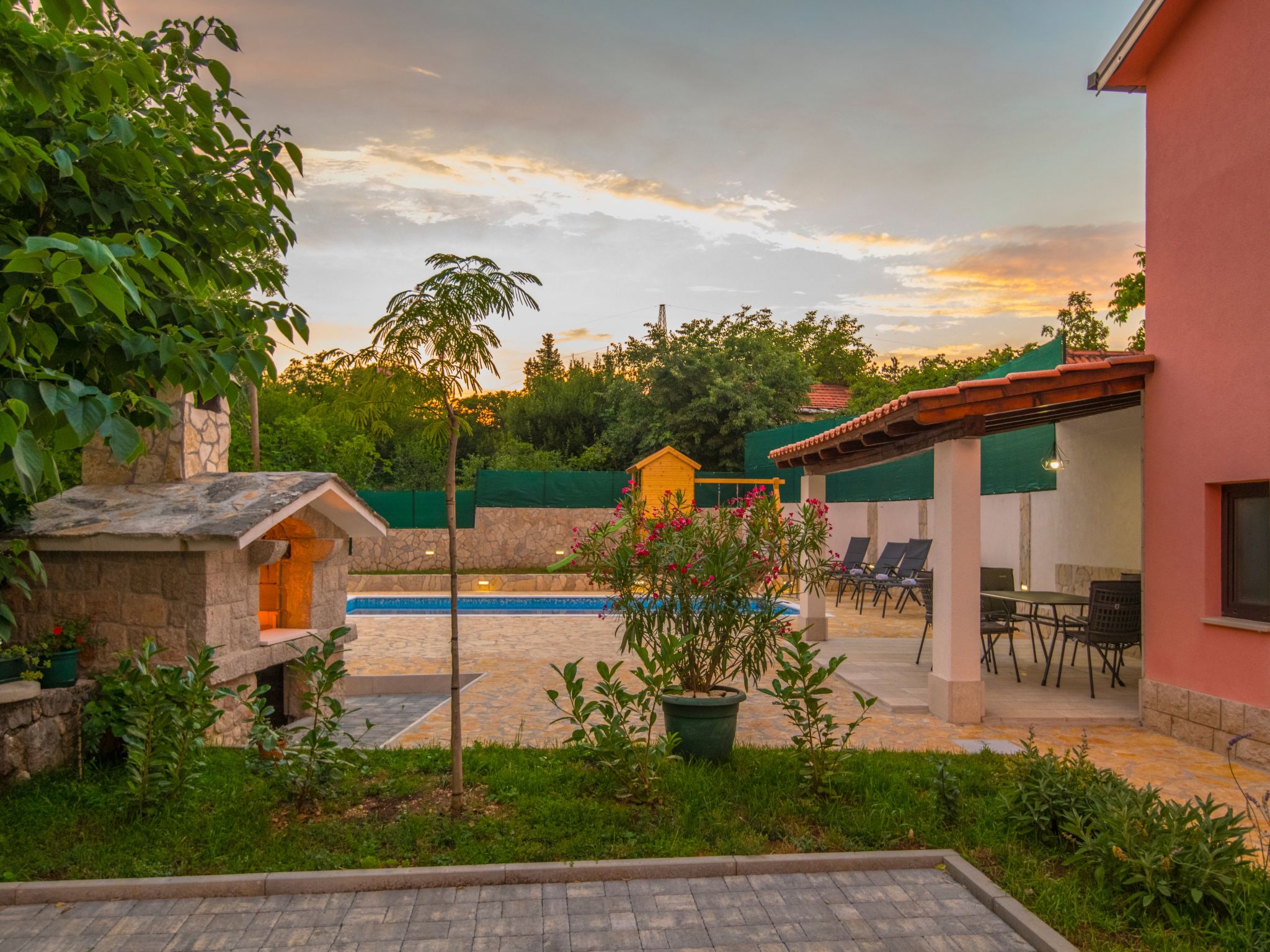 Haus in Grubine mit Außenpool-Binnen