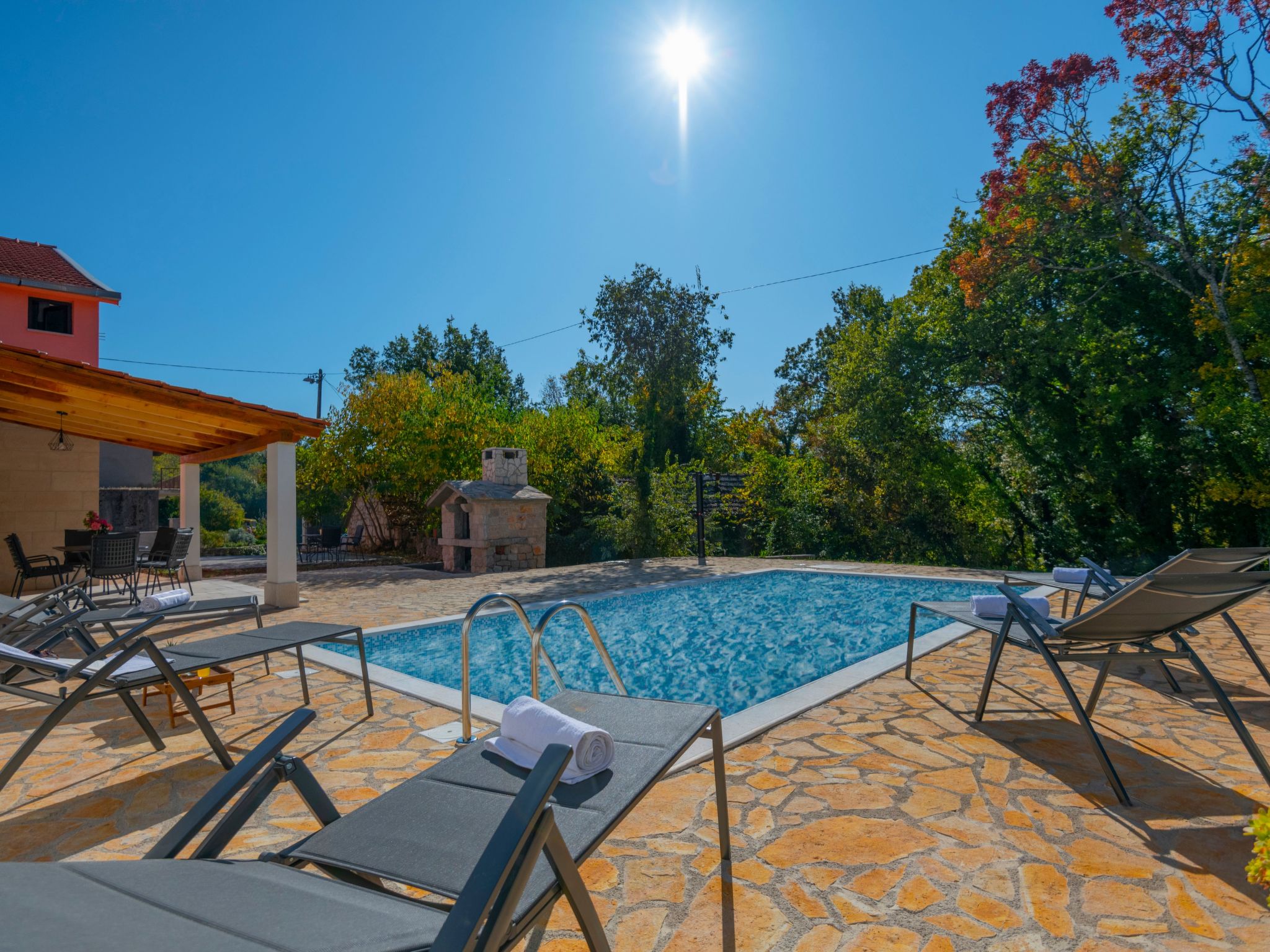 Haus in Grubine mit Außenpool-Binnen
