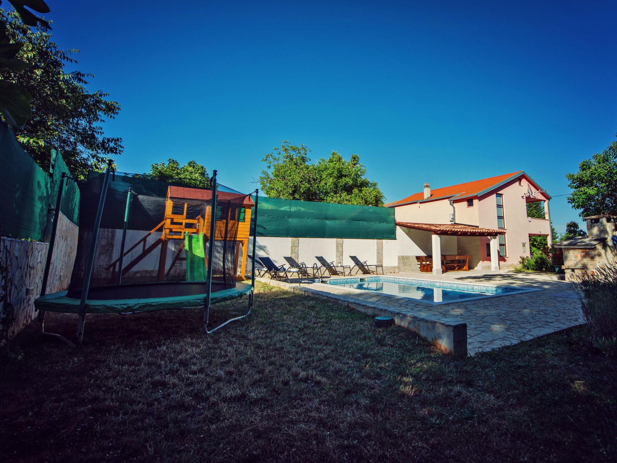 Haus in Grubine mit Außenpool-Binnen