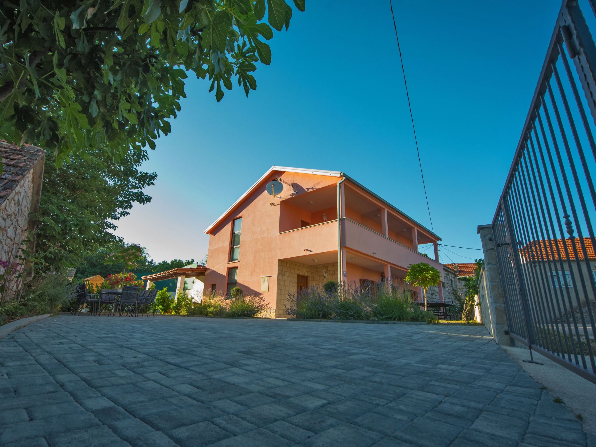 Haus in Grubine mit Außenpool-Binnen