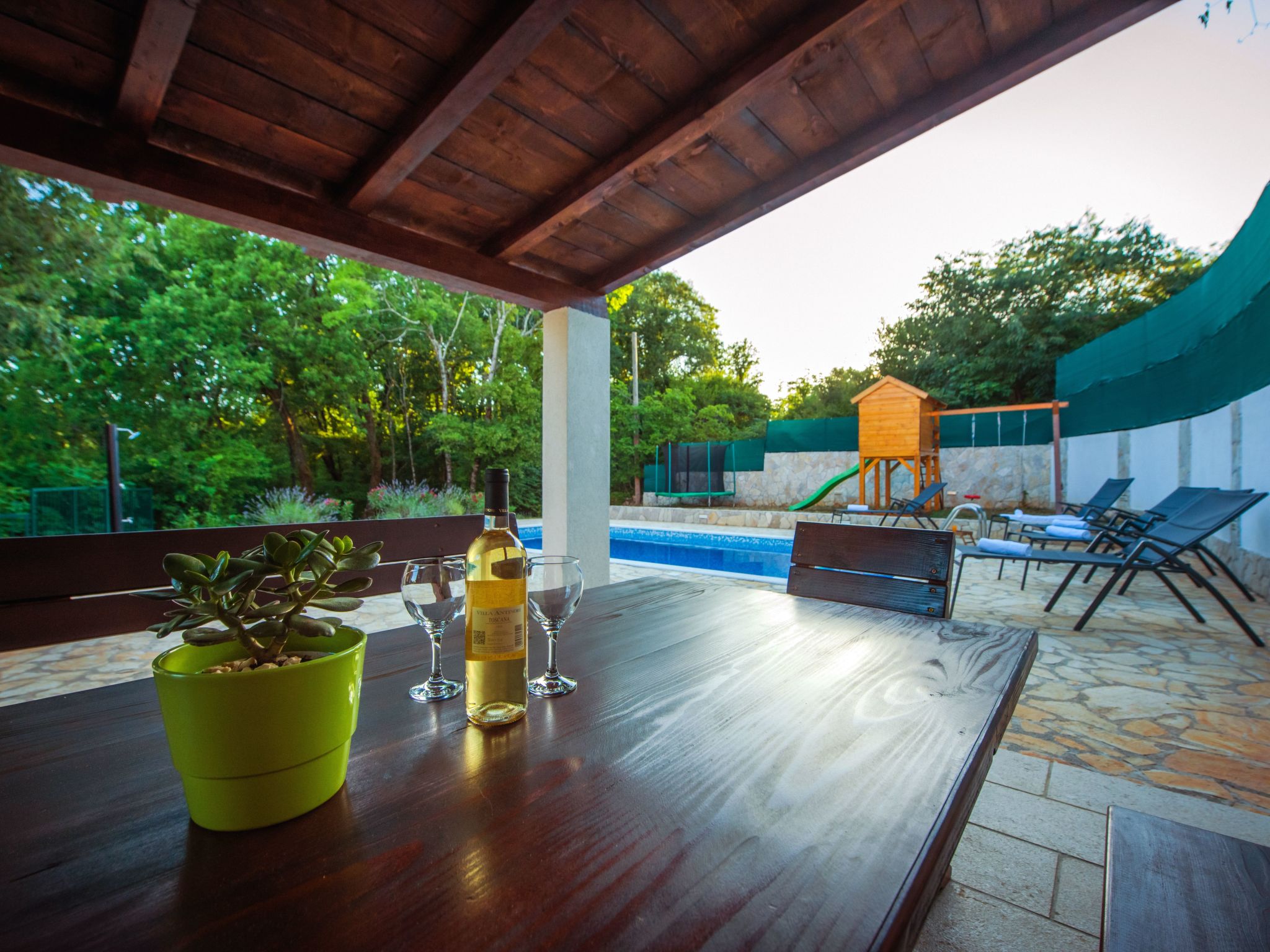 Haus in Grubine mit Außenpool-Binnen