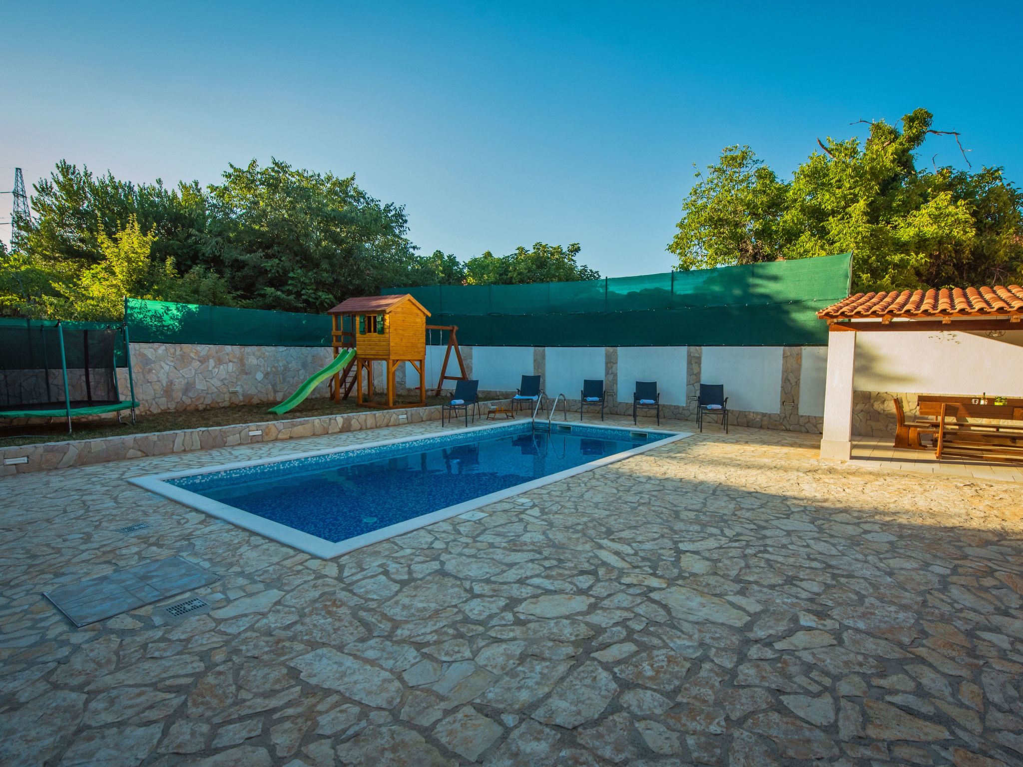 Haus in Grubine mit Außenpool-Binnen