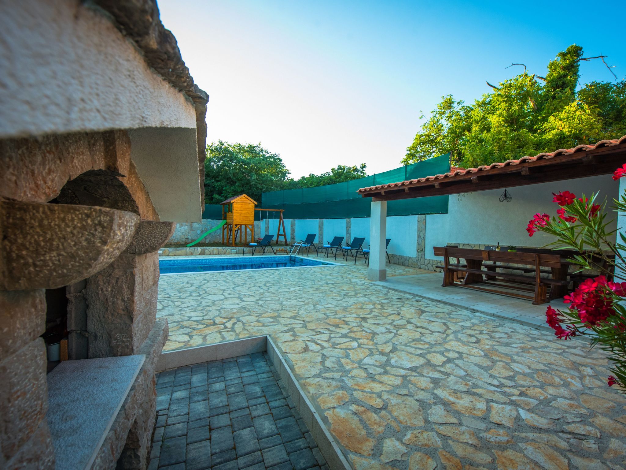 Haus in Grubine mit Außenpool-Binnen