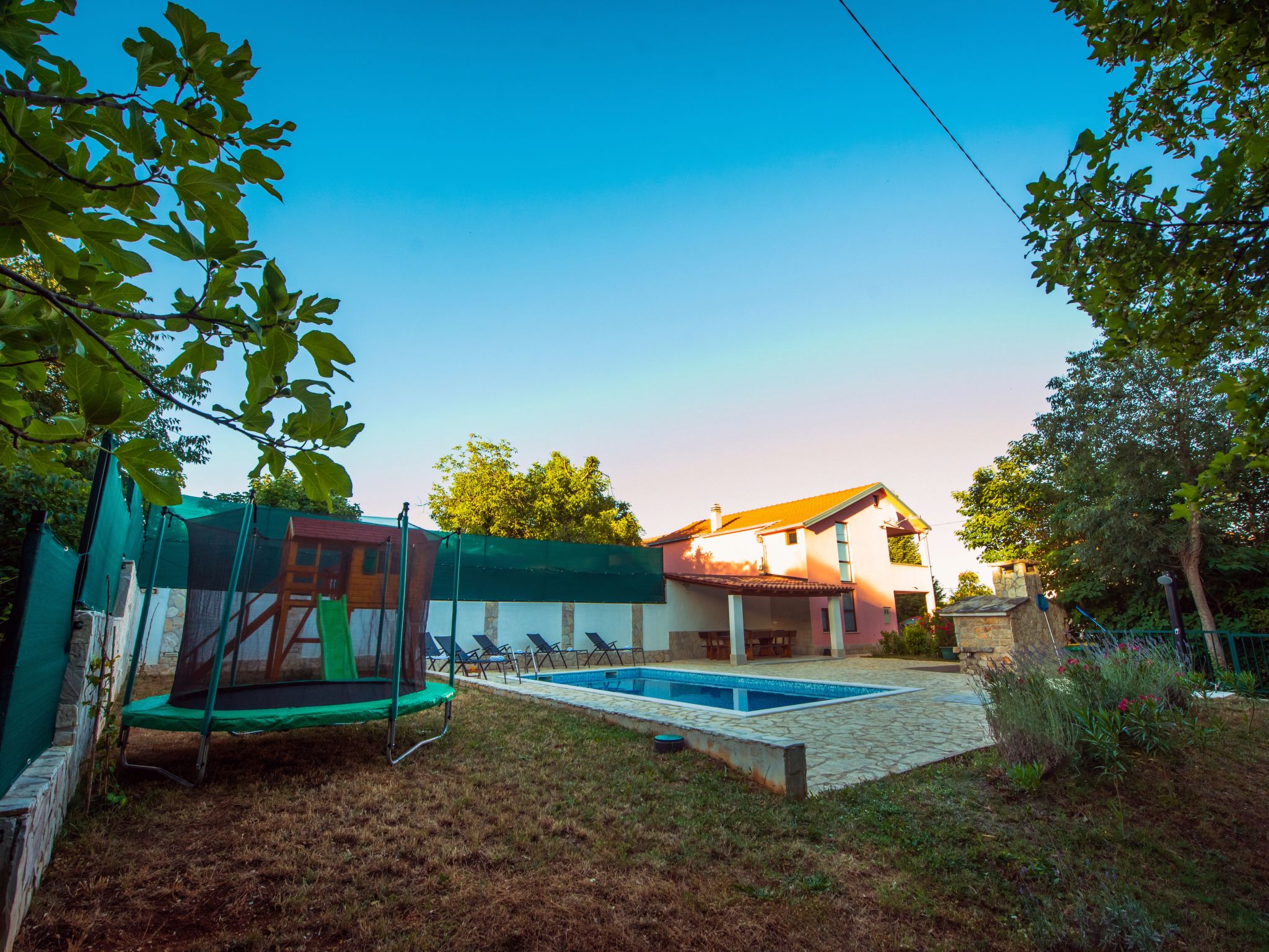 Haus in Grubine mit Außenpool-Binnen
