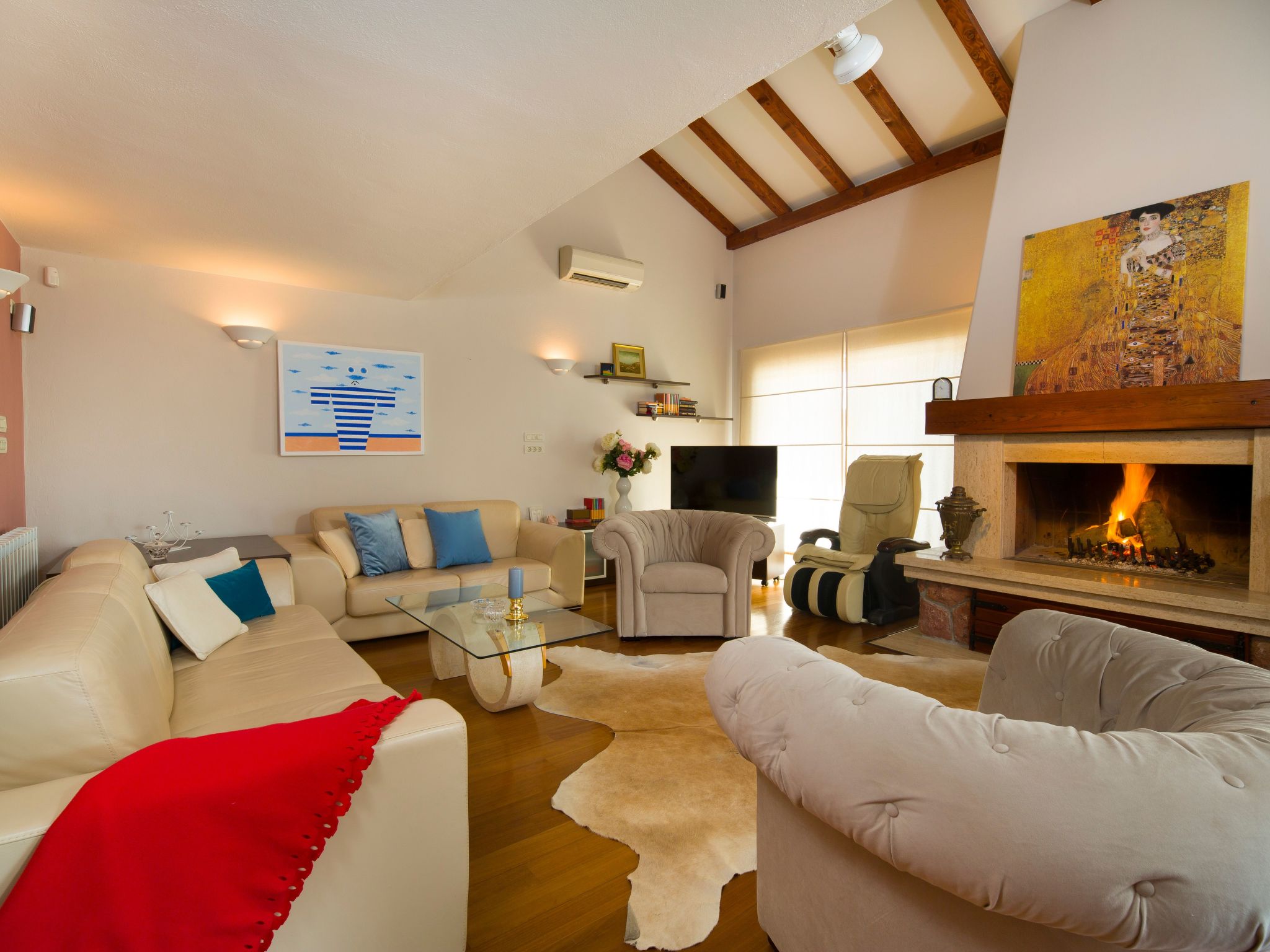 Ferienvilla mit Garten, Grill und Terrasse-Drinnen