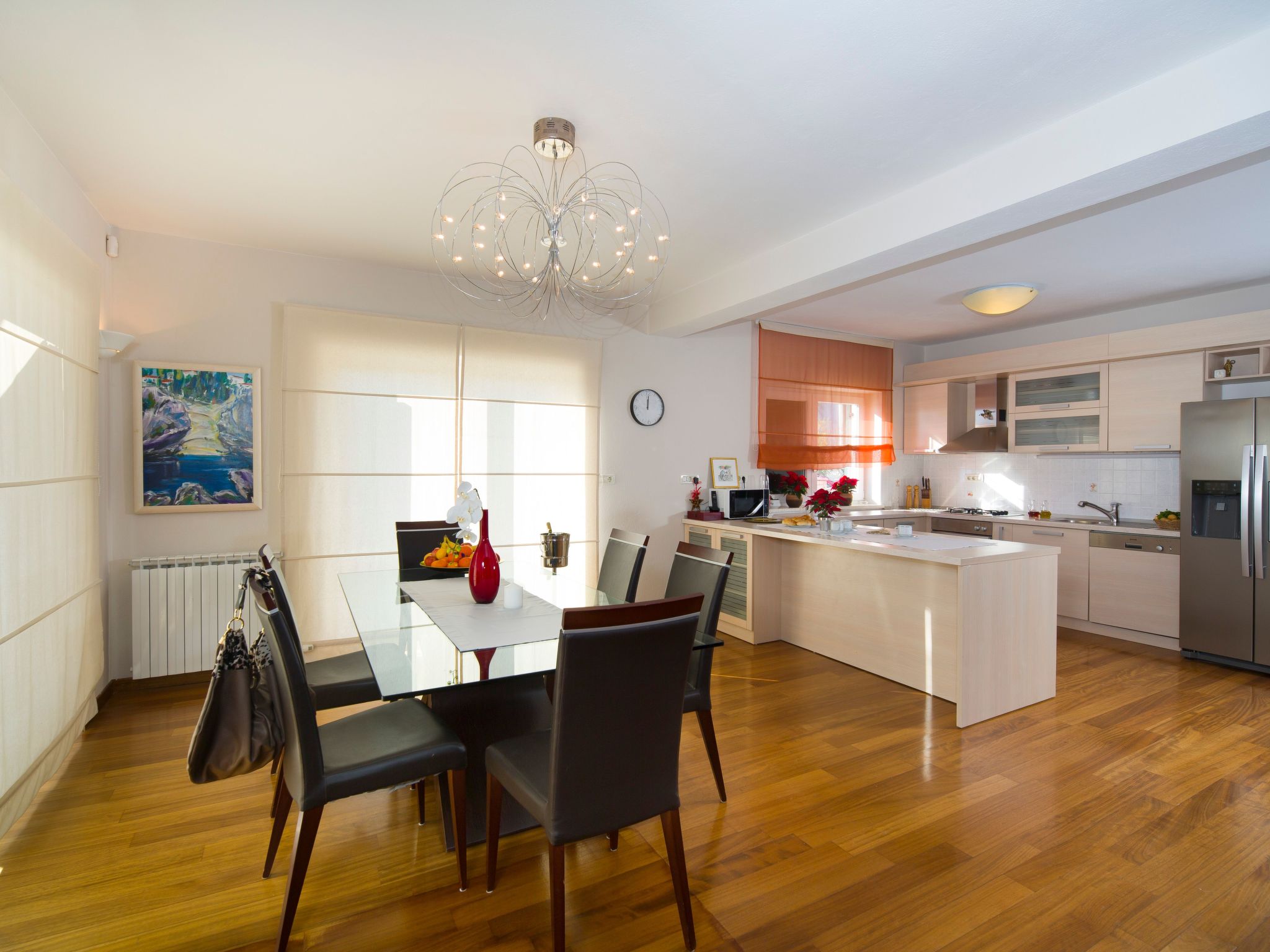 Ferienvilla mit Garten, Grill und Terrasse-Drinnen