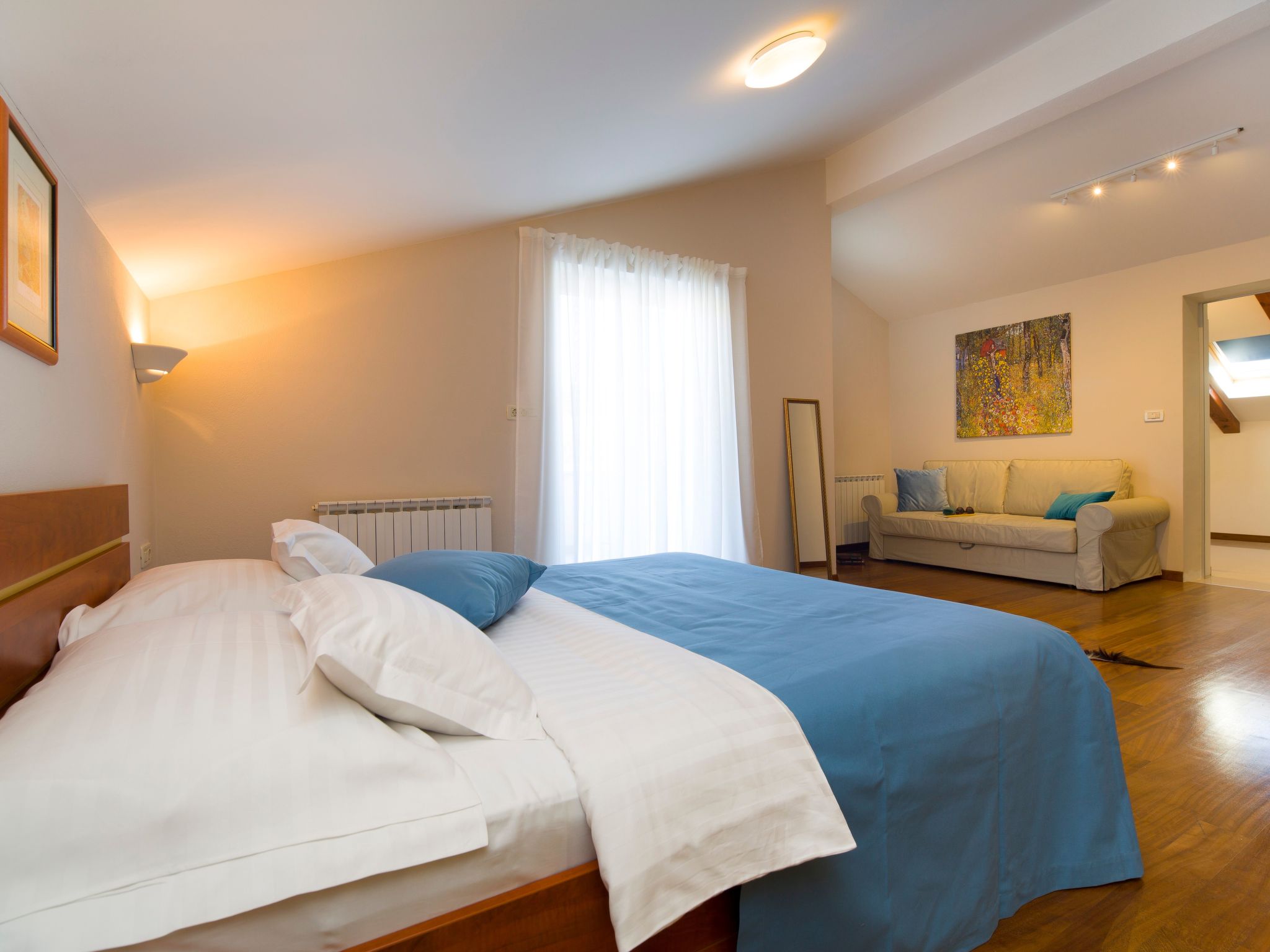 Ferienvilla mit Garten, Grill und Terrasse-Drinnen