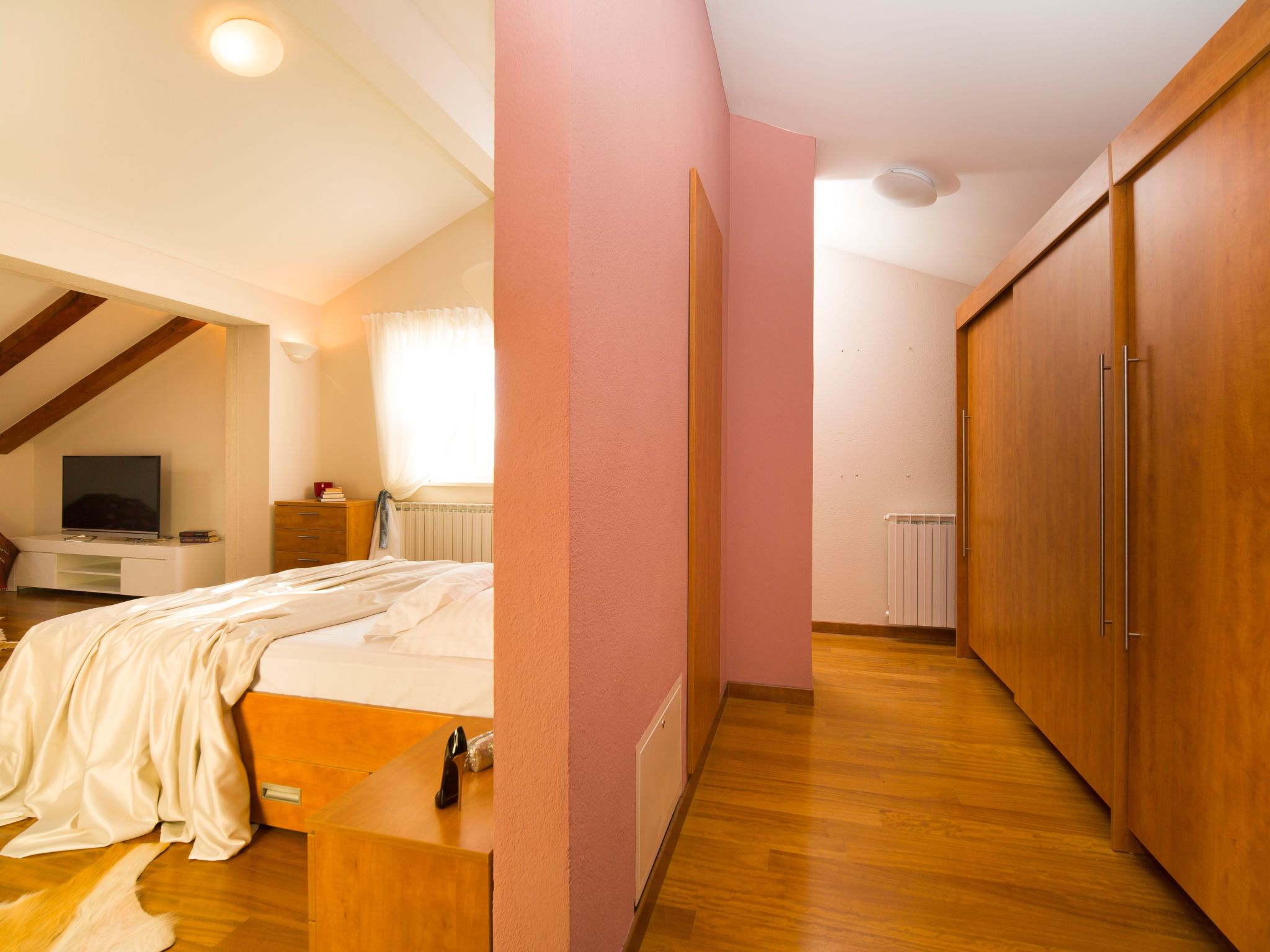 Ferienvilla mit Garten, Grill und Terrasse