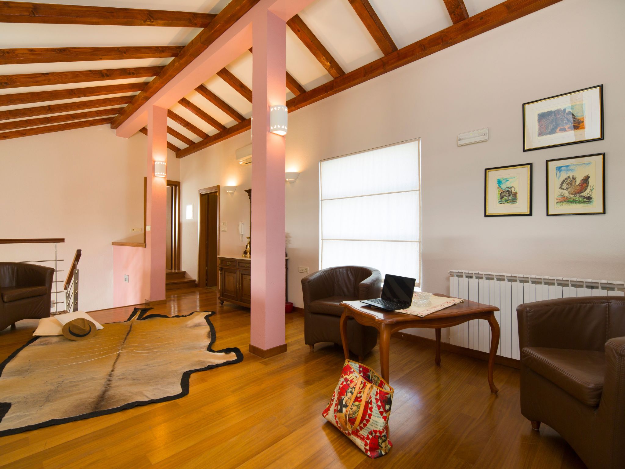 Ferienvilla mit Garten, Grill und Terrasse-Drinnen