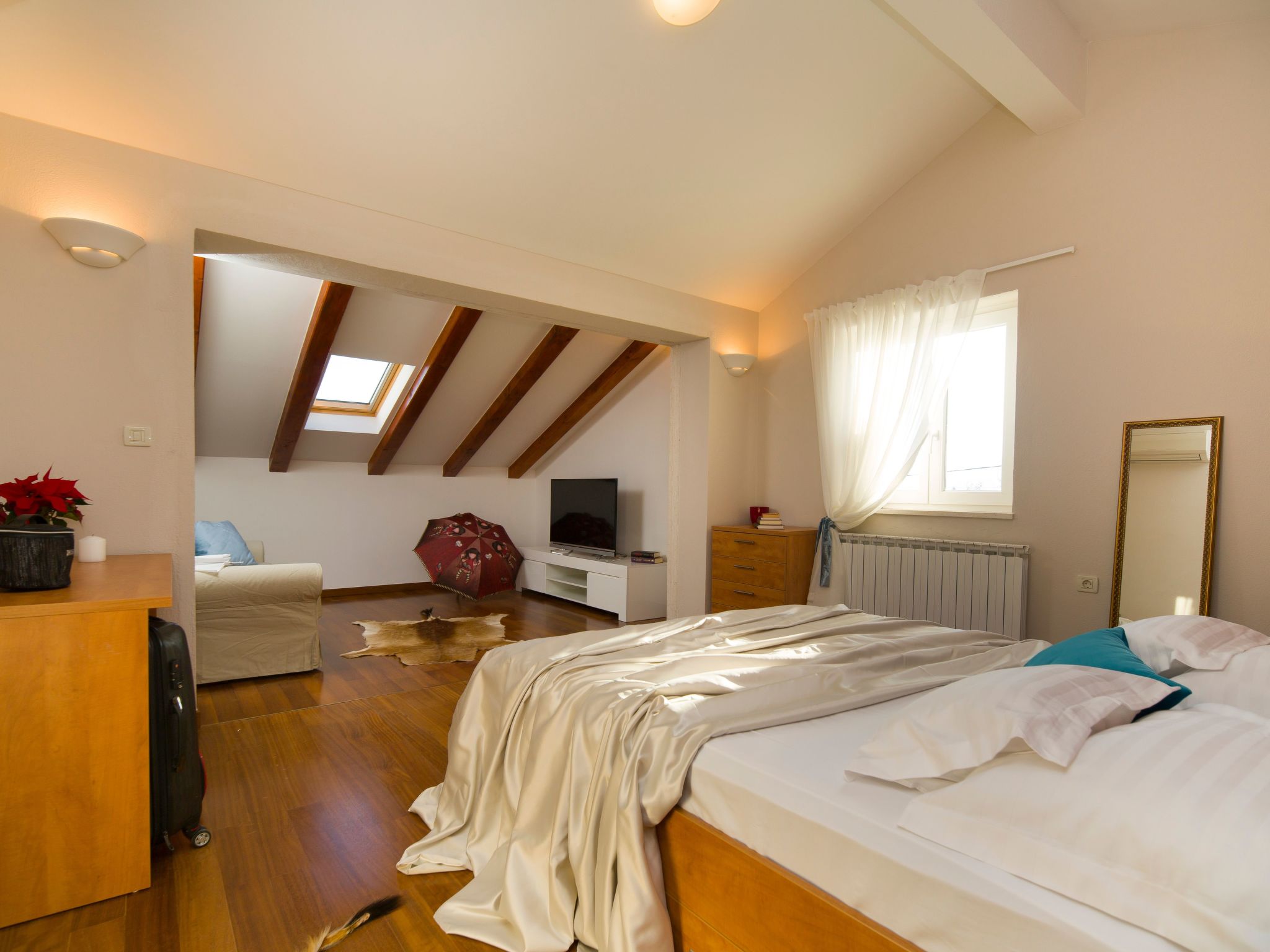 Ferienvilla mit Garten, Grill und Terrasse-Drinnen