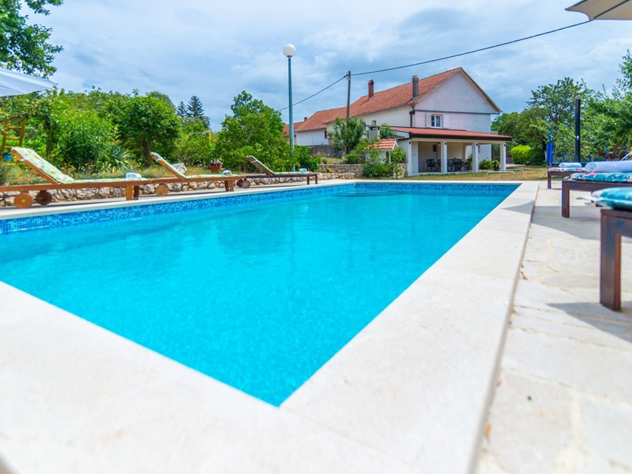 Villa Mia Flora mit Pool-Drinnen