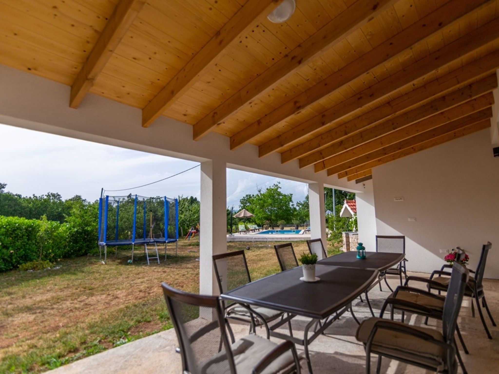 Villa Mia Flora mit Pool-Drinnen