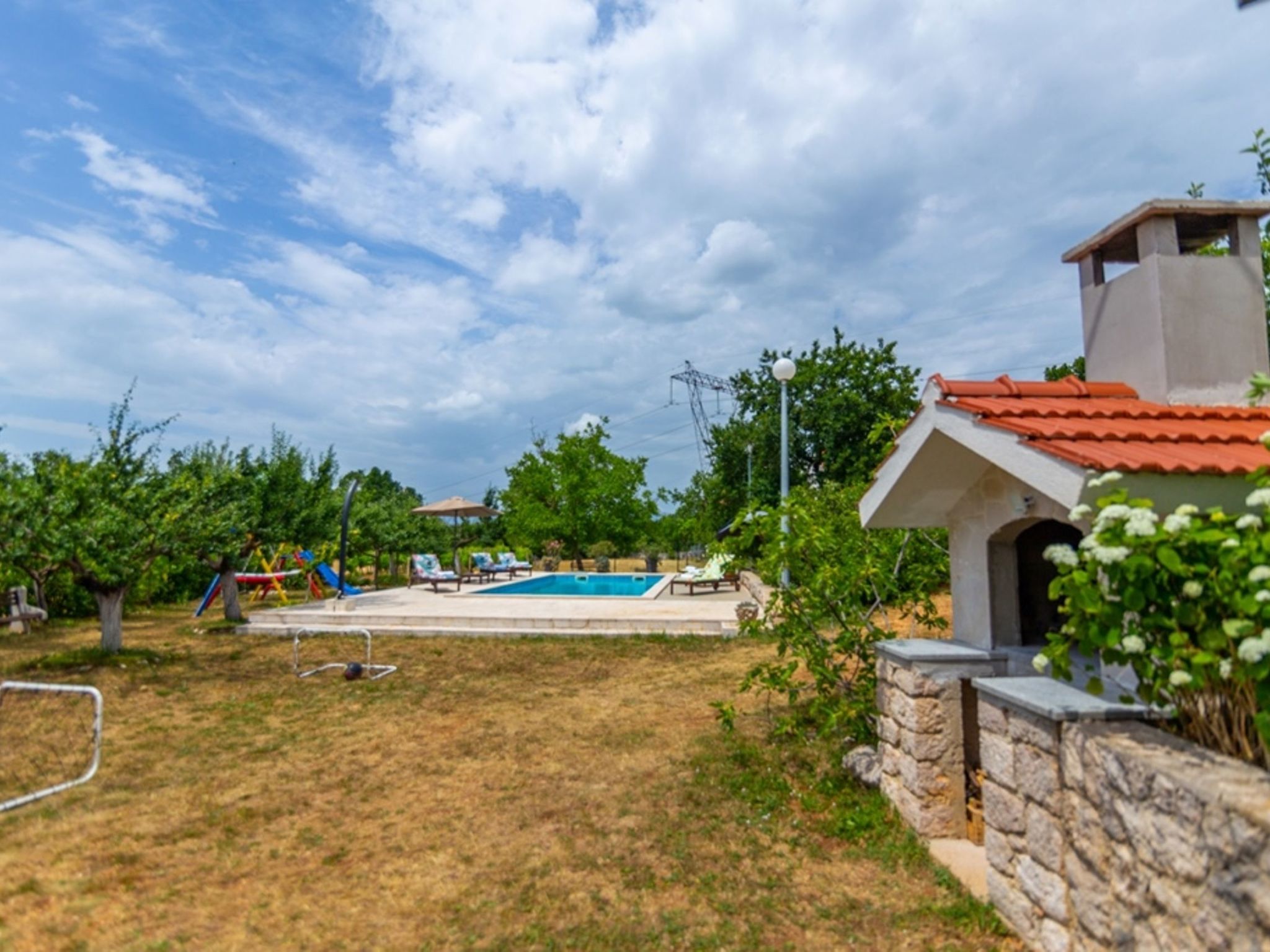 Villa Mia Flora mit Pool-Drinnen