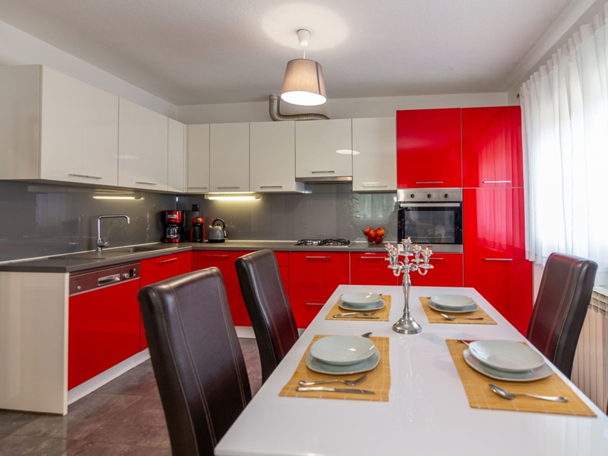 Villa Mia Flora mit Pool-Drinnen