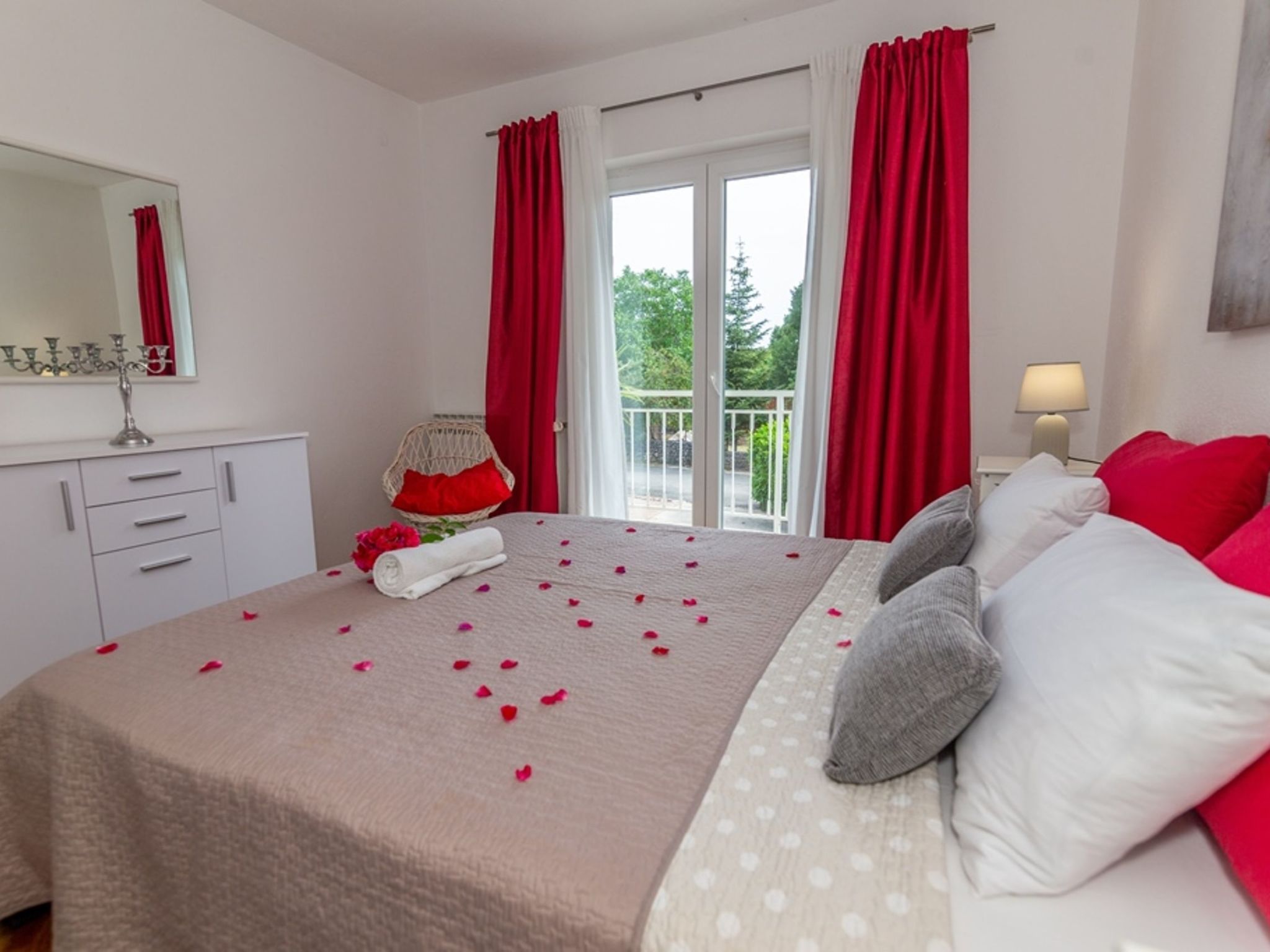 Villa Mia Flora mit Pool-Drinnen